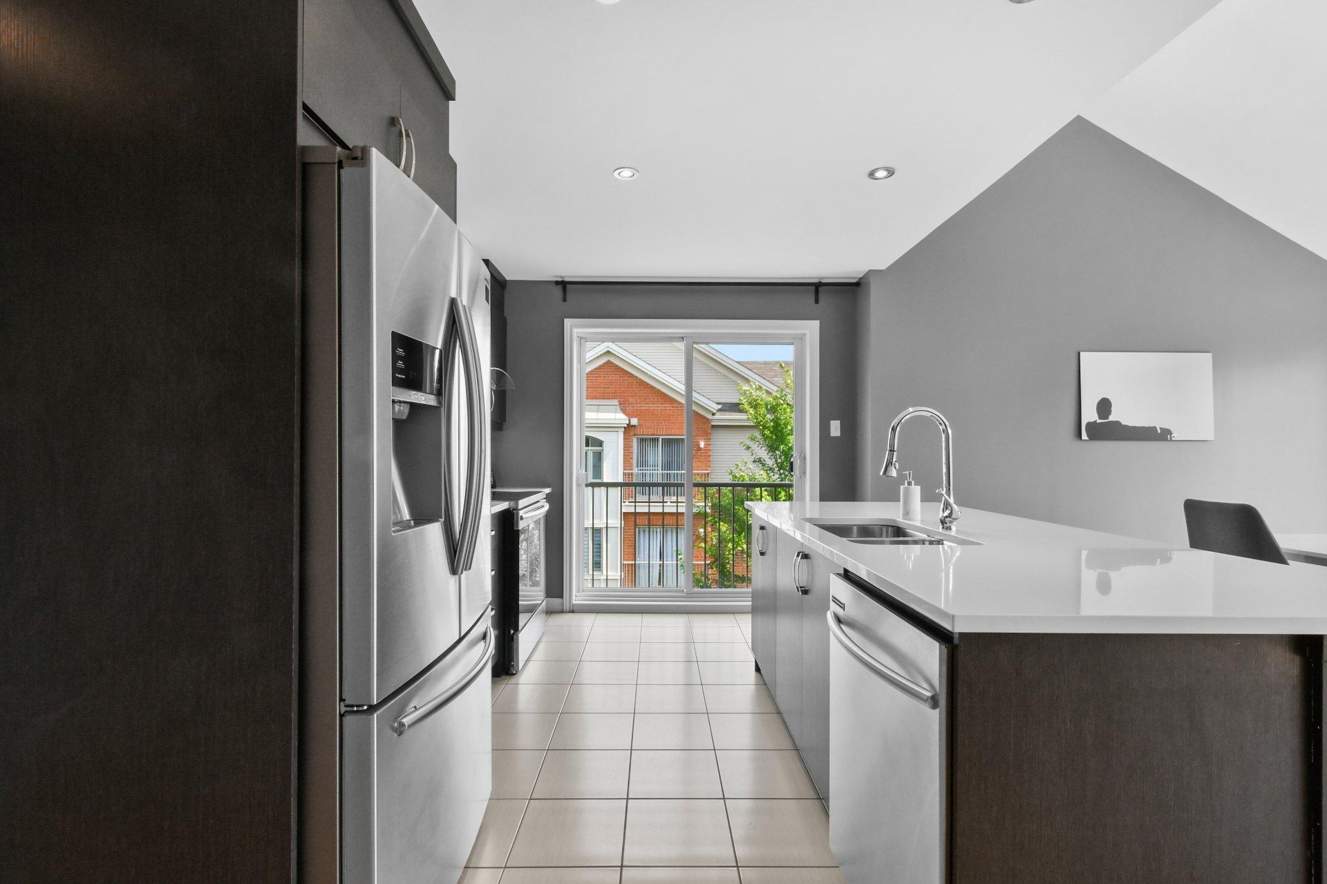 









3304


Boul. Gareau

,
Longueuil (Saint-Hubert),




QC
J3Y0J5

