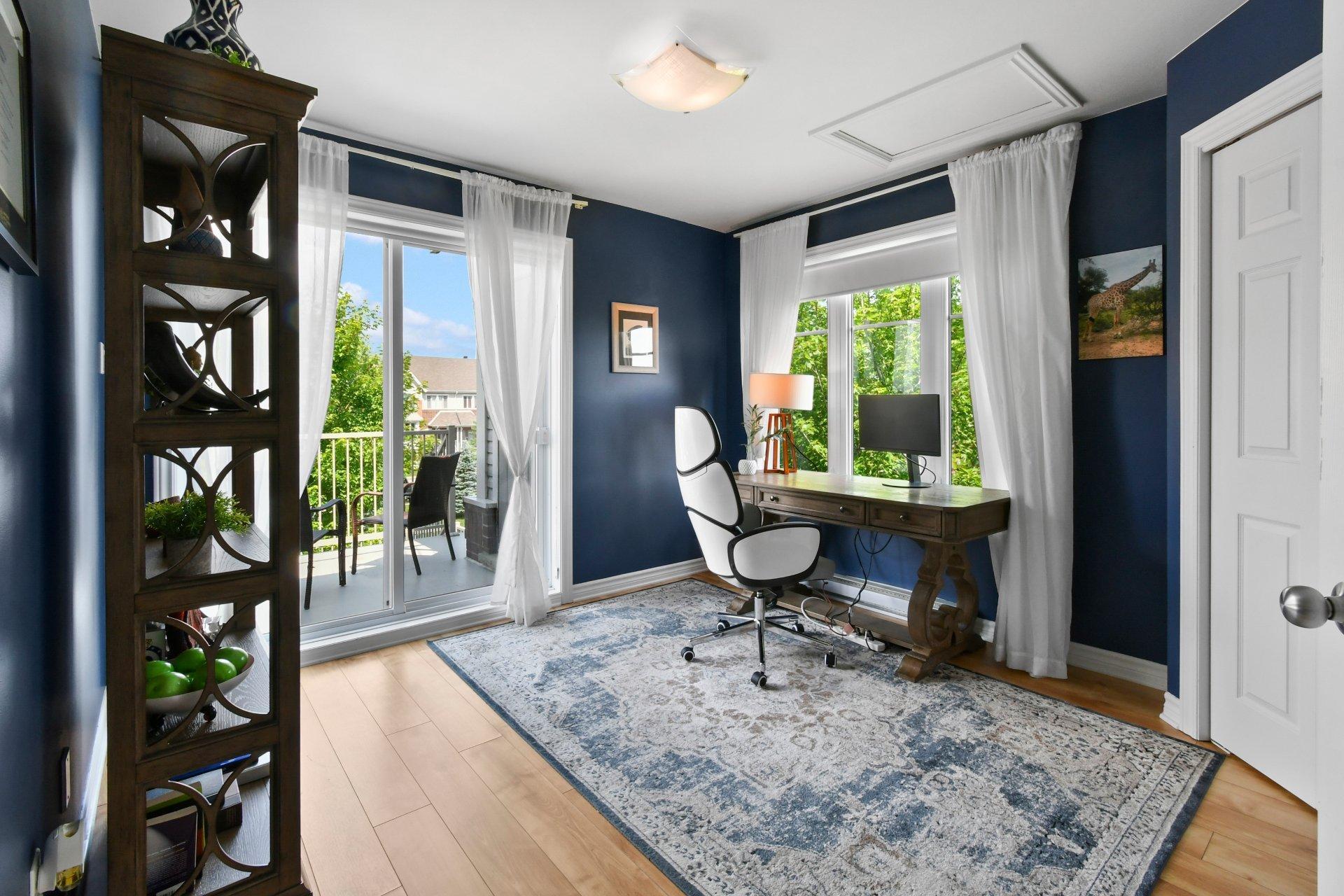 









3304


Boul. Gareau

,
Longueuil (Saint-Hubert),




QC
J3Y0J5

