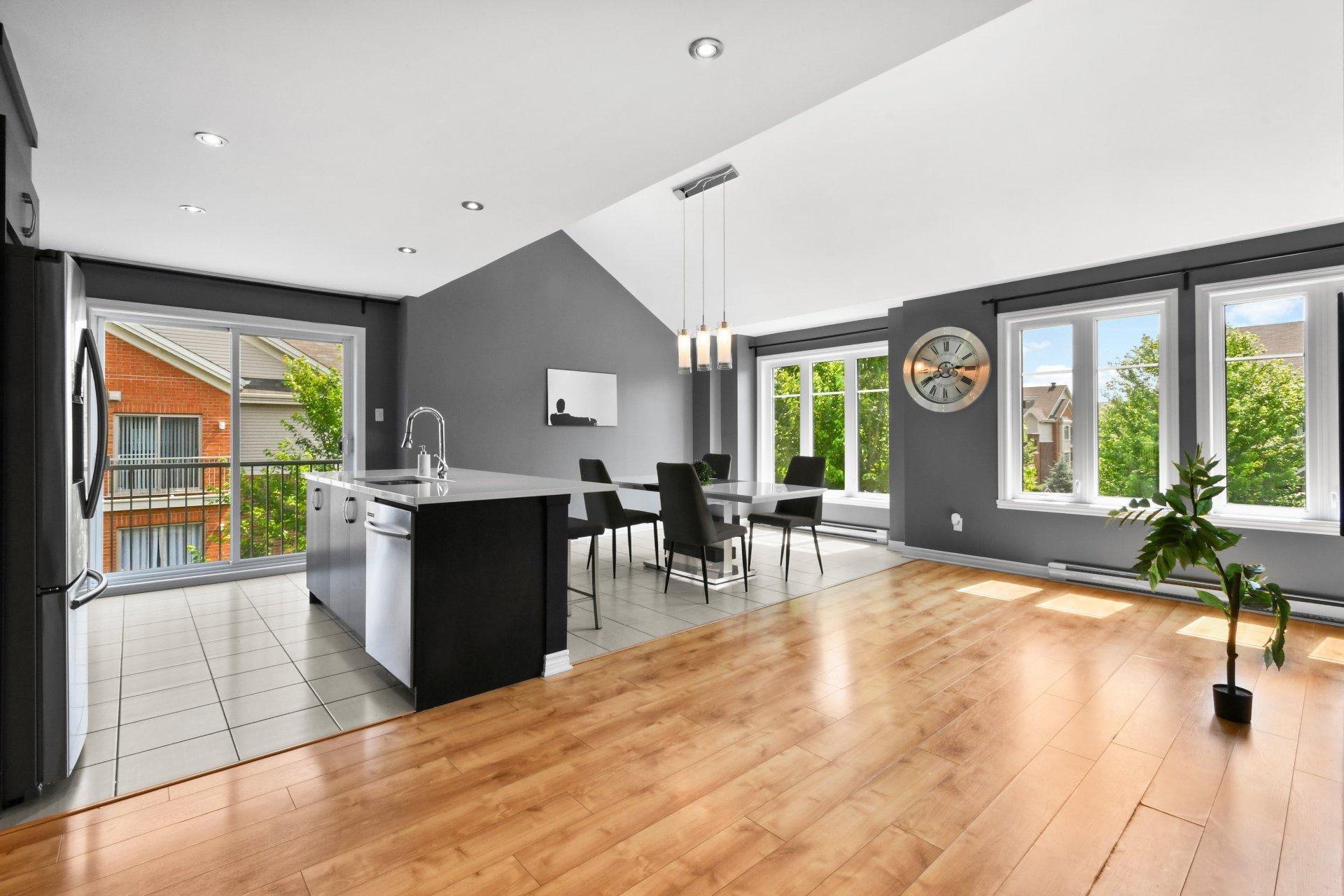 









3304


Boul. Gareau

,
Longueuil (Saint-Hubert),




QC
J3Y0J5


