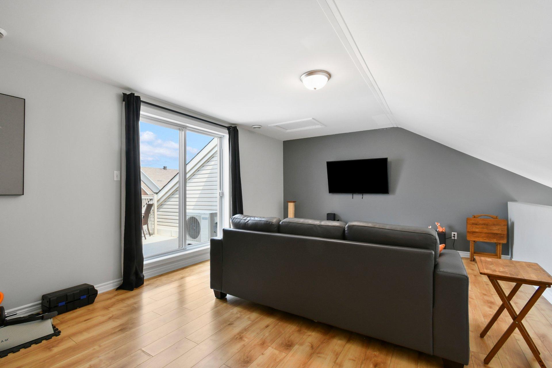 









3304


Boul. Gareau

,
Longueuil (Saint-Hubert),




QC
J3Y0J5

