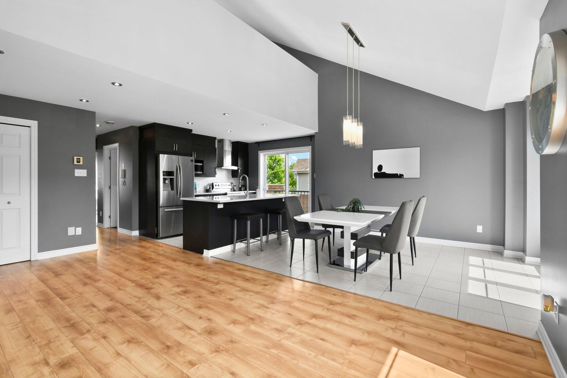 









3304


Boul. Gareau

,
Longueuil (Saint-Hubert),




QC
J3Y0J5

