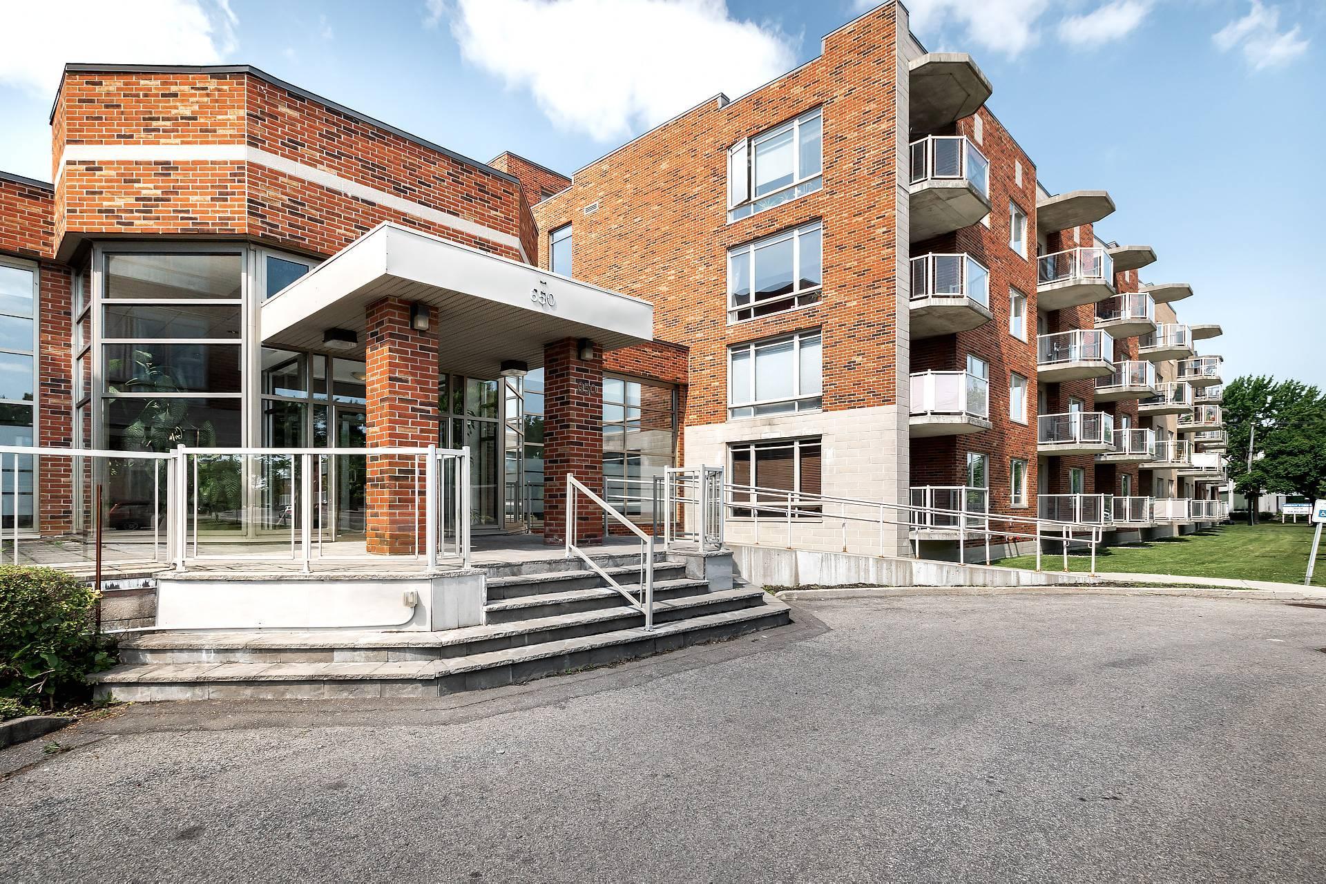 









650


Boul. Marcel-Laurin

, 206,
Montréal (Saint-Laurent),




QC
H4M0A1

