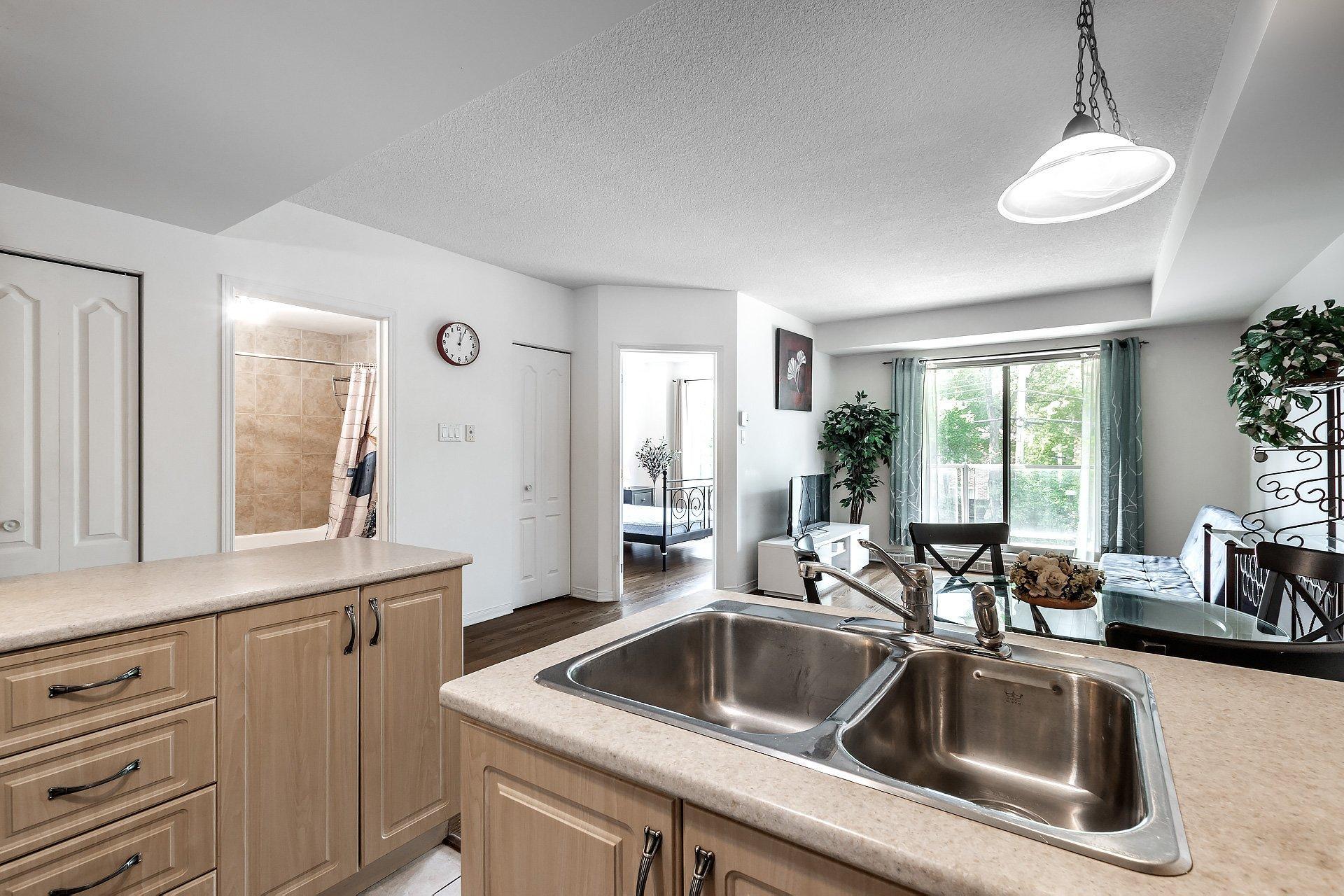 









650


Boul. Marcel-Laurin

, 206,
Montréal (Saint-Laurent),




QC
H4M0A1

