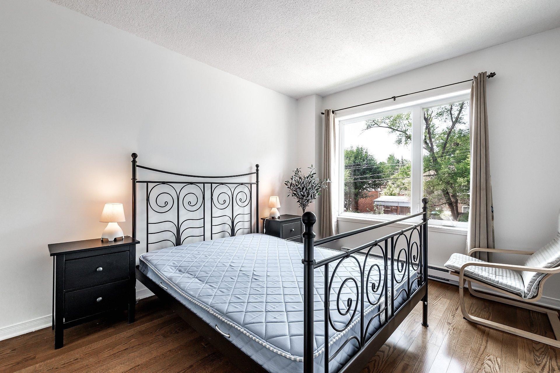 









650


Boul. Marcel-Laurin

, 206,
Montréal (Saint-Laurent),




QC
H4M0A1

