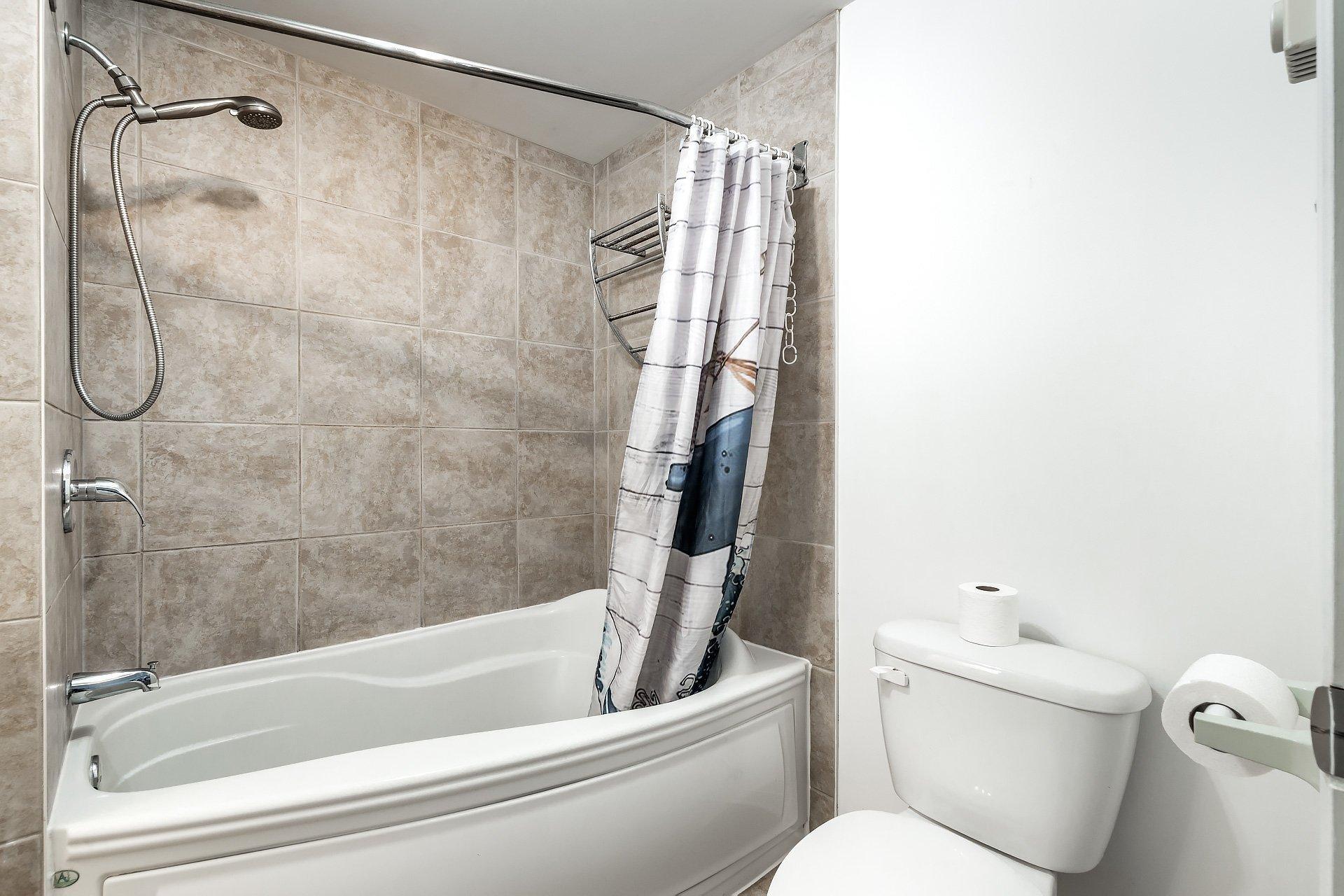 









650


Boul. Marcel-Laurin

, 206,
Montréal (Saint-Laurent),




QC
H4M0A1

