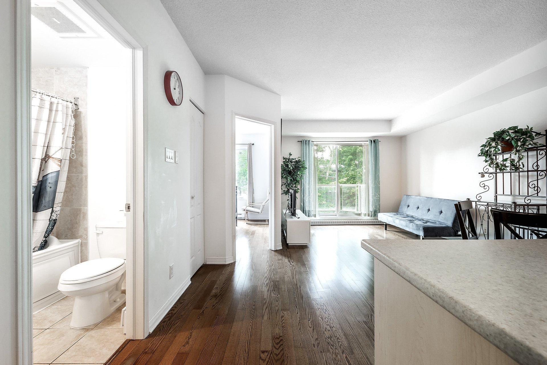 









650


Boul. Marcel-Laurin

, 206,
Montréal (Saint-Laurent),




QC
H4M0A1

