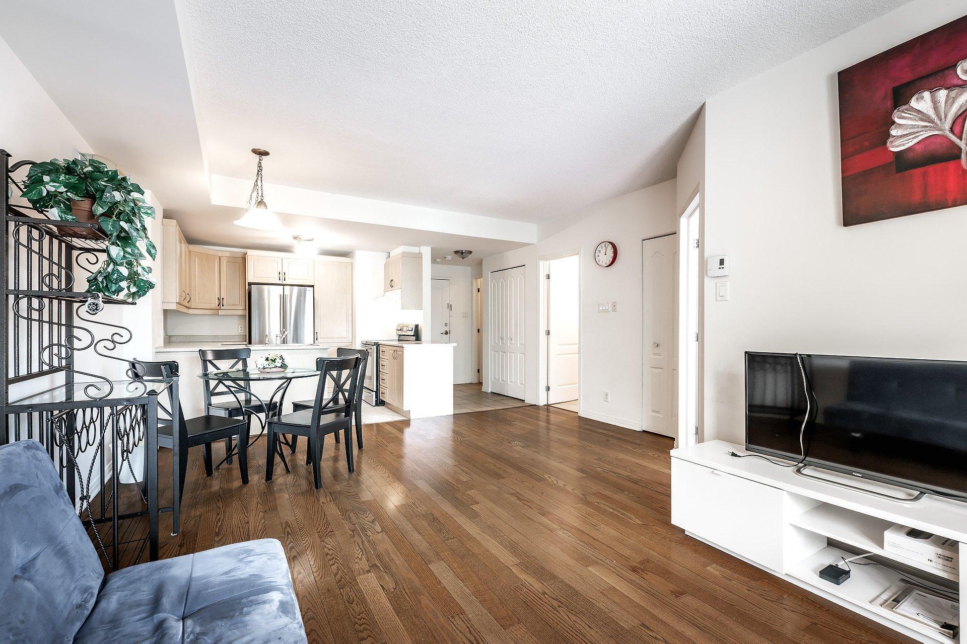 









650


Boul. Marcel-Laurin

, 206,
Montréal (Saint-Laurent),




QC
H4M0A1

