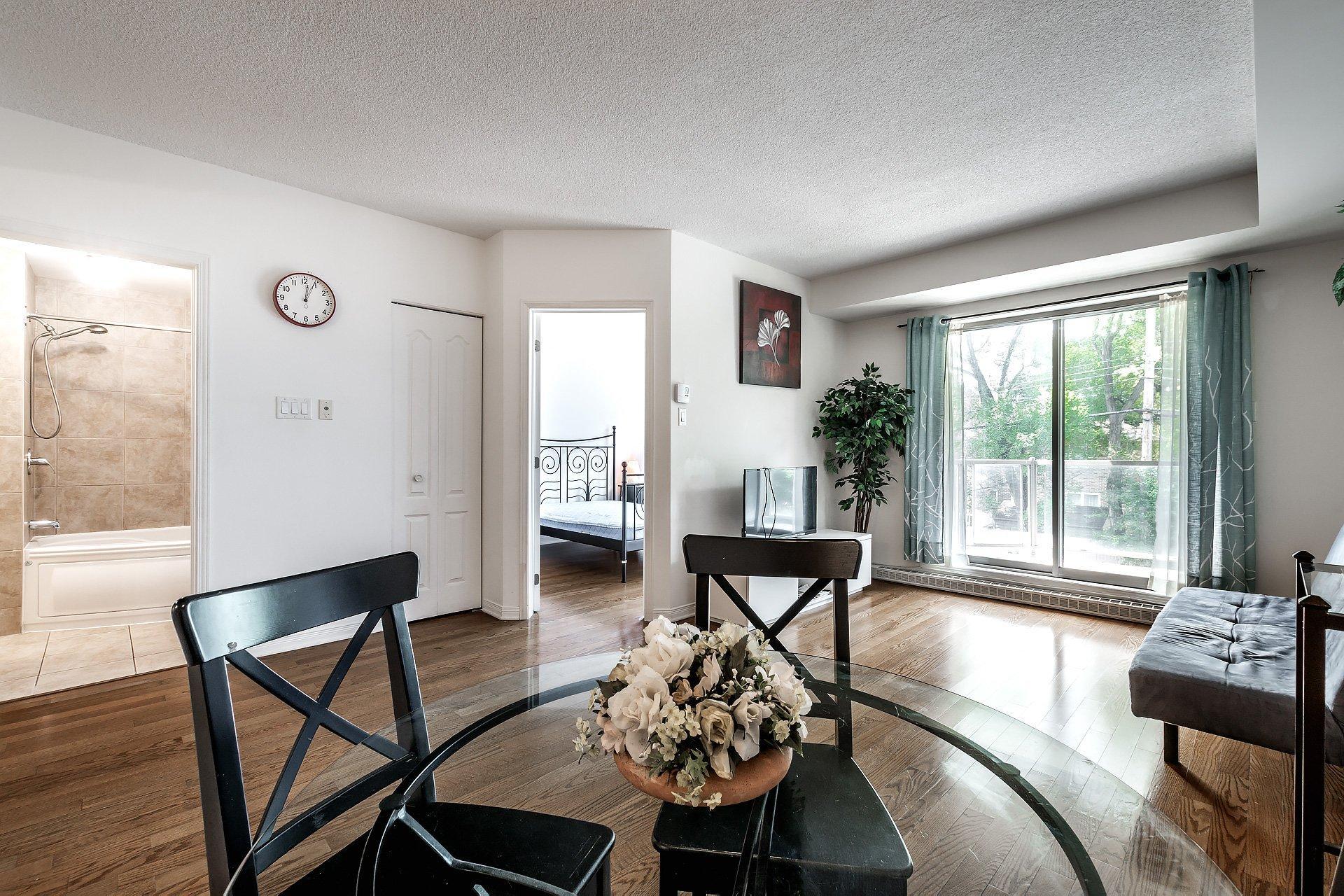 









650


Boul. Marcel-Laurin

, 206,
Montréal (Saint-Laurent),




QC
H4M0A1

