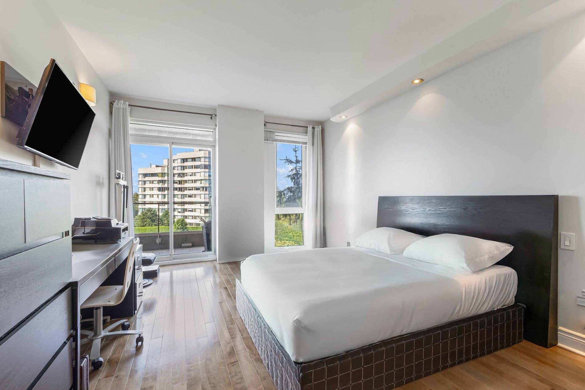 









2380


Av. Pierre-Dupuy

, 503,
Montréal (Ville-Marie),




QC
H3C6N3

