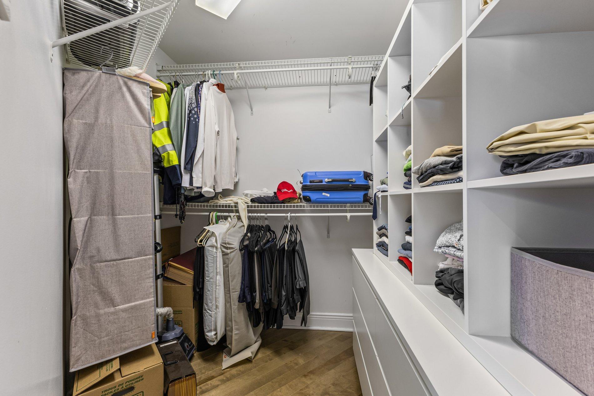 









2380


Av. Pierre-Dupuy

, 503,
Montréal (Ville-Marie),




QC
H3C6N3

