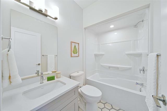 









142


Rosybloom

LANE,
Ile Des Chenes,




MB
R4A 0G5

