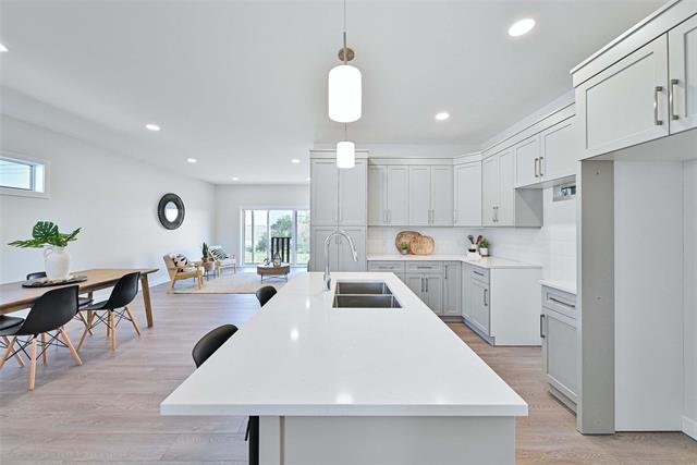 









142


Rosybloom

LANE,
Ile Des Chenes,




MB
R4A 0G5

