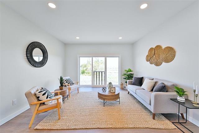 









142


Rosybloom

LANE,
Ile Des Chenes,




MB
R4A 0G5

