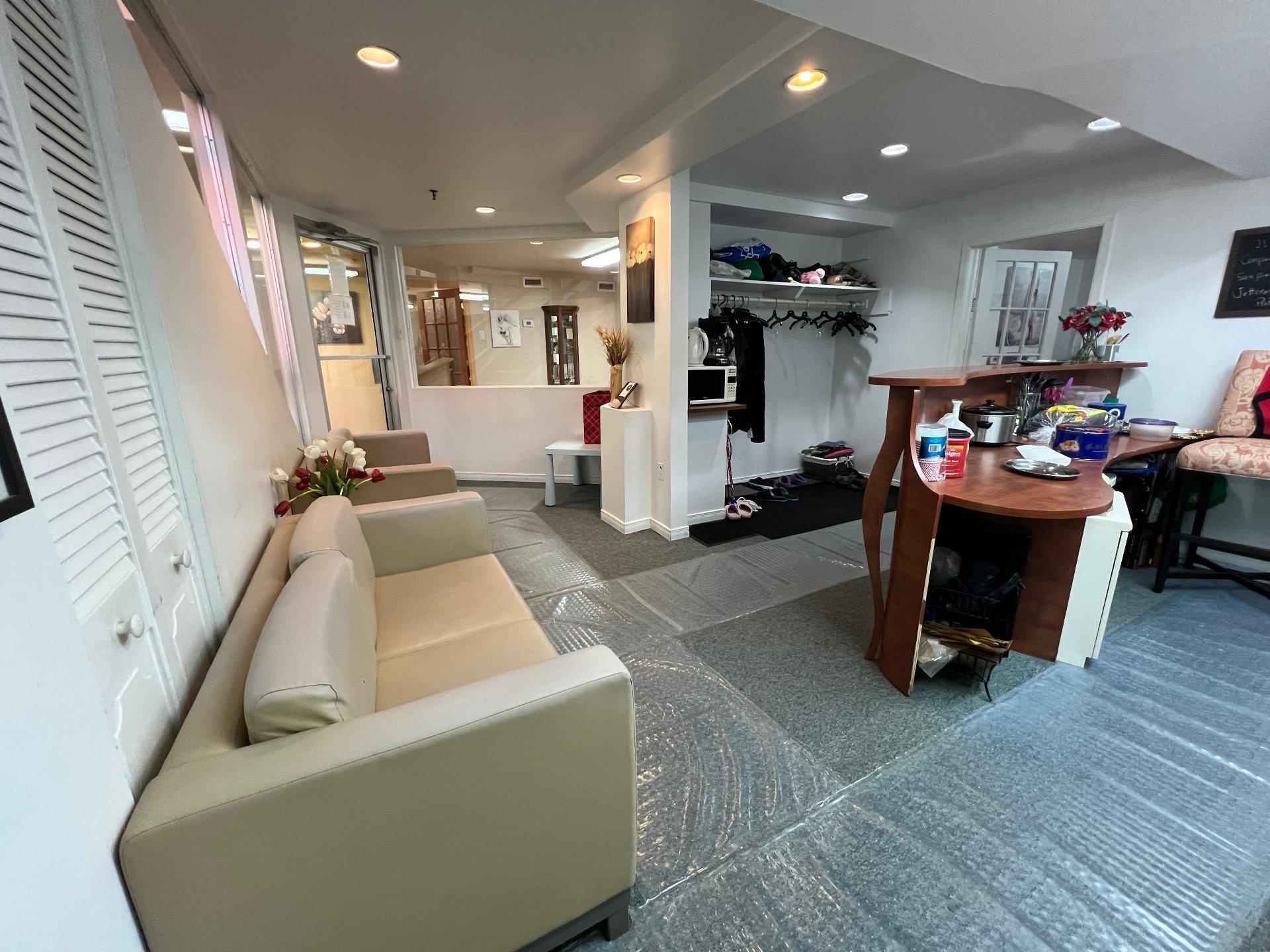 









283


Rue Labelle

, 10,
Saint-Jérôme,




QC
J7Z2B6

