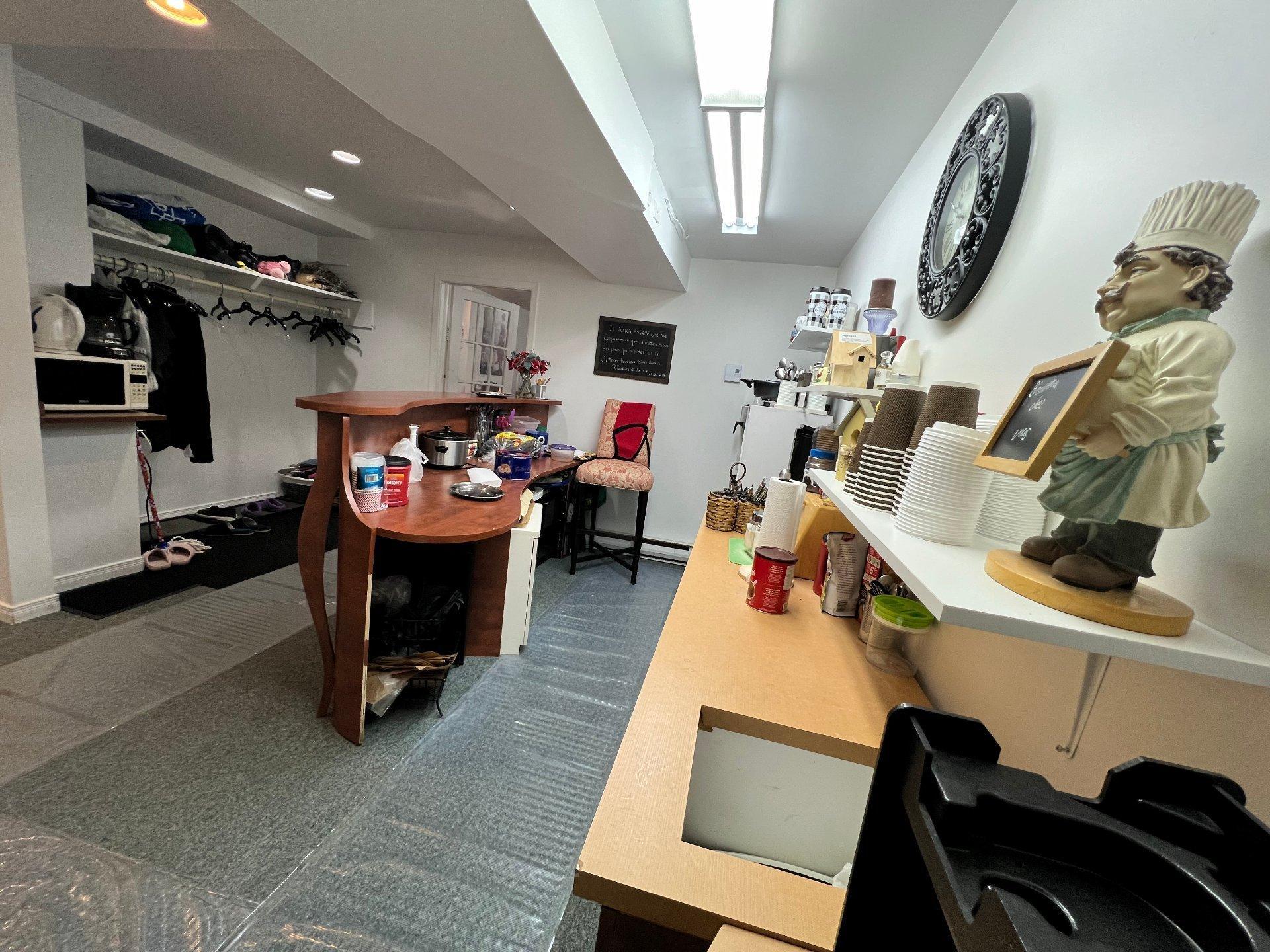 









283


Rue Labelle

, 10,
Saint-Jérôme,




QC
J7Z2B6

