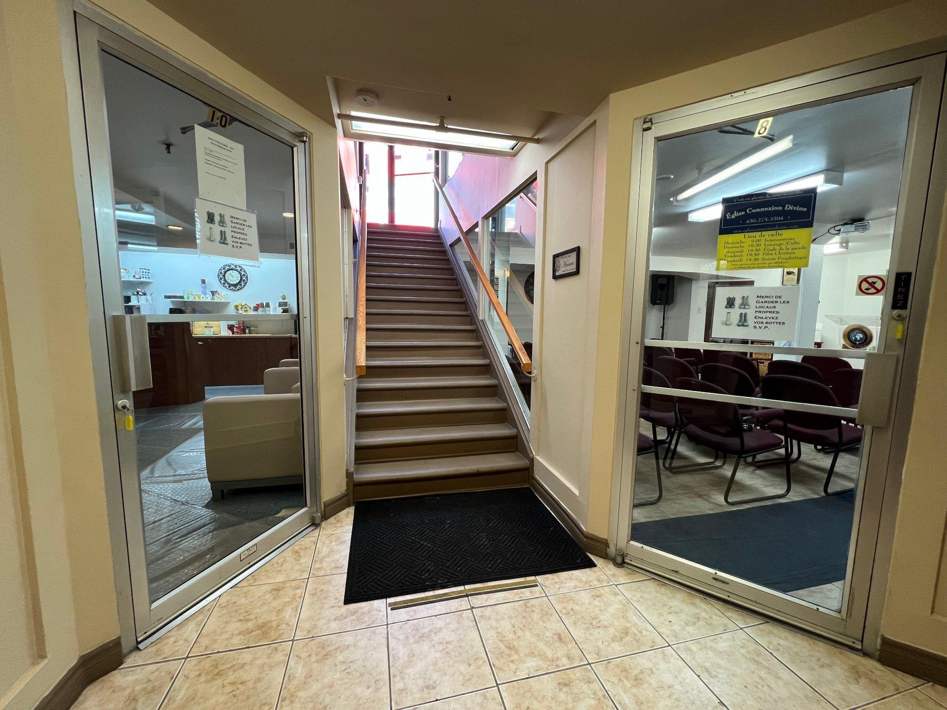 









283


Rue Labelle

, 10,
Saint-Jérôme,




QC
J7Z2B6

