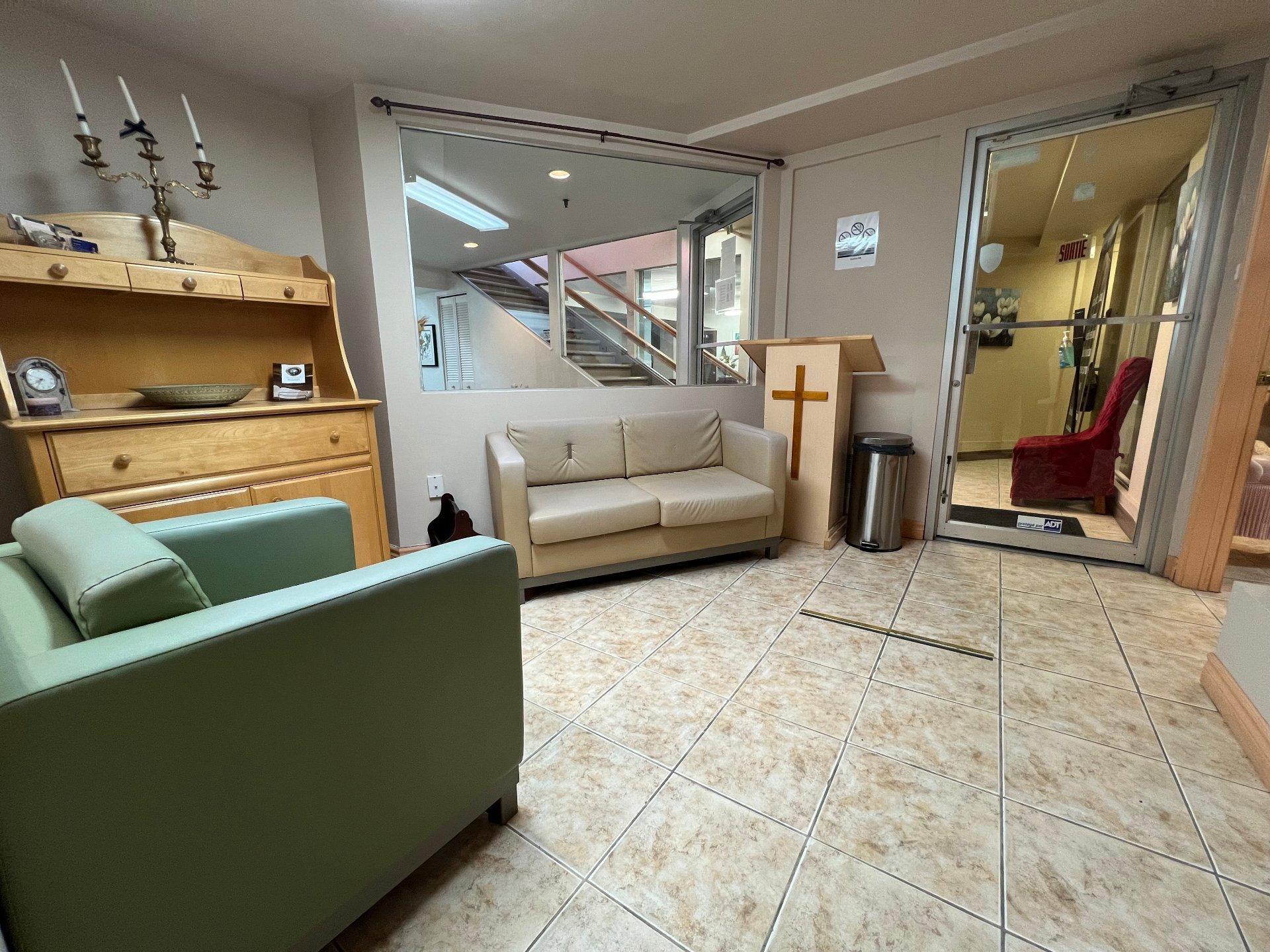 









283


Rue Labelle

, 9,
Saint-Jérôme,




QC
J7Z2B6

