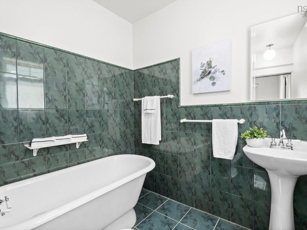 












6277 Lawrence Street

,
Halifax,




NS
B3L 1J8

