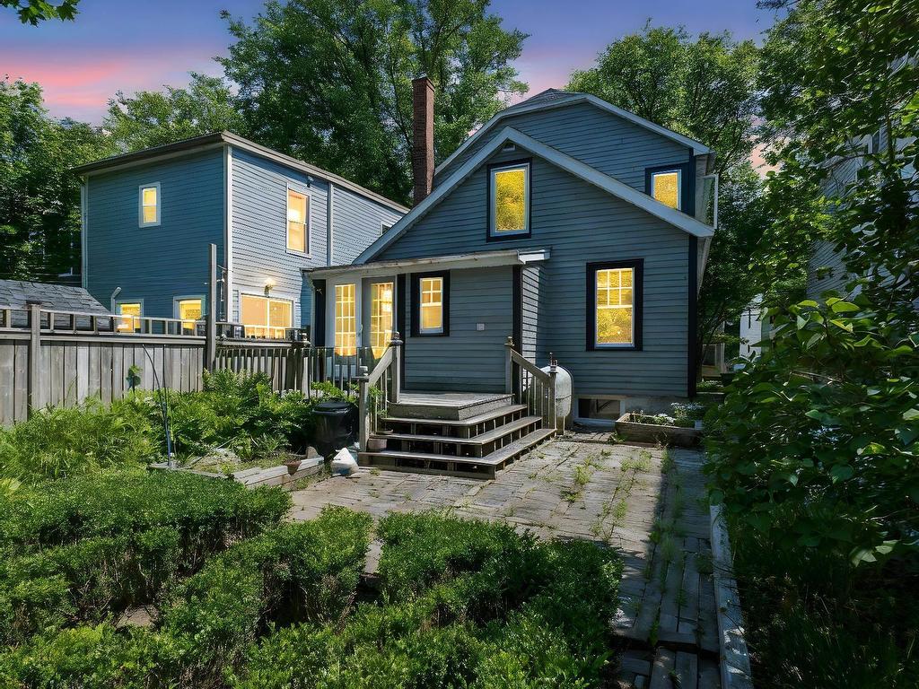 












6277 Lawrence Street

,
Halifax,




NS
B3L 1J8

