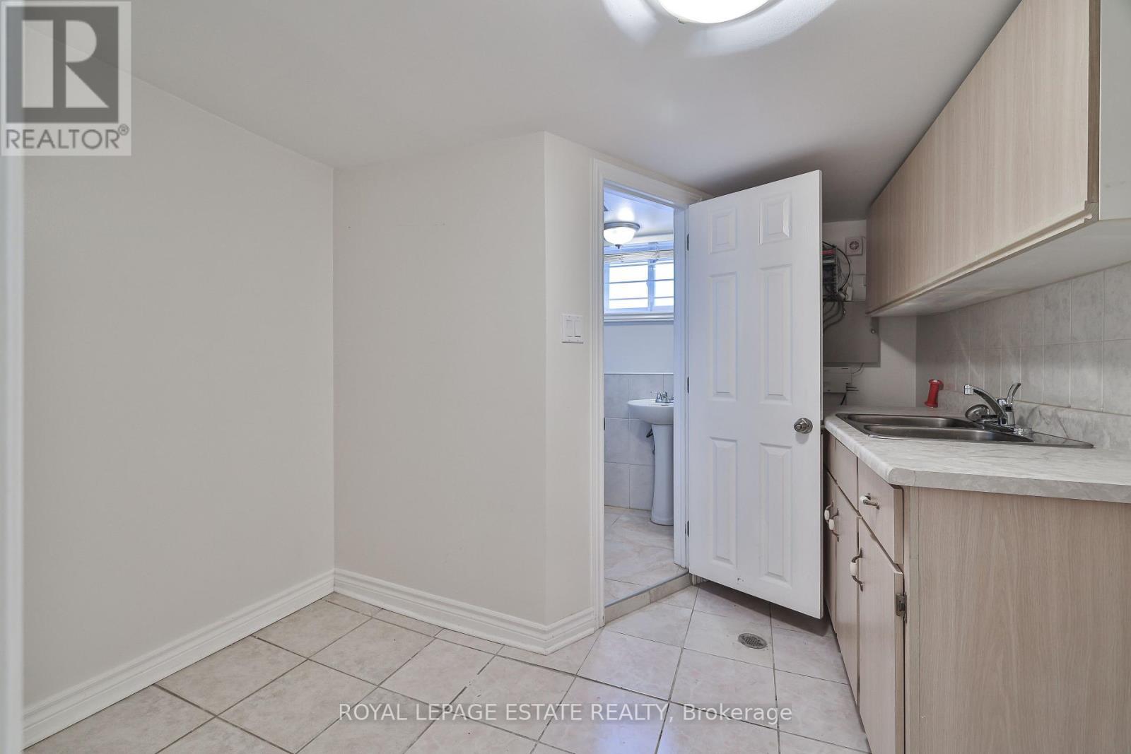 












1279 WESTON ROAD

,
Toronto,




Ontario
M6M4R2

