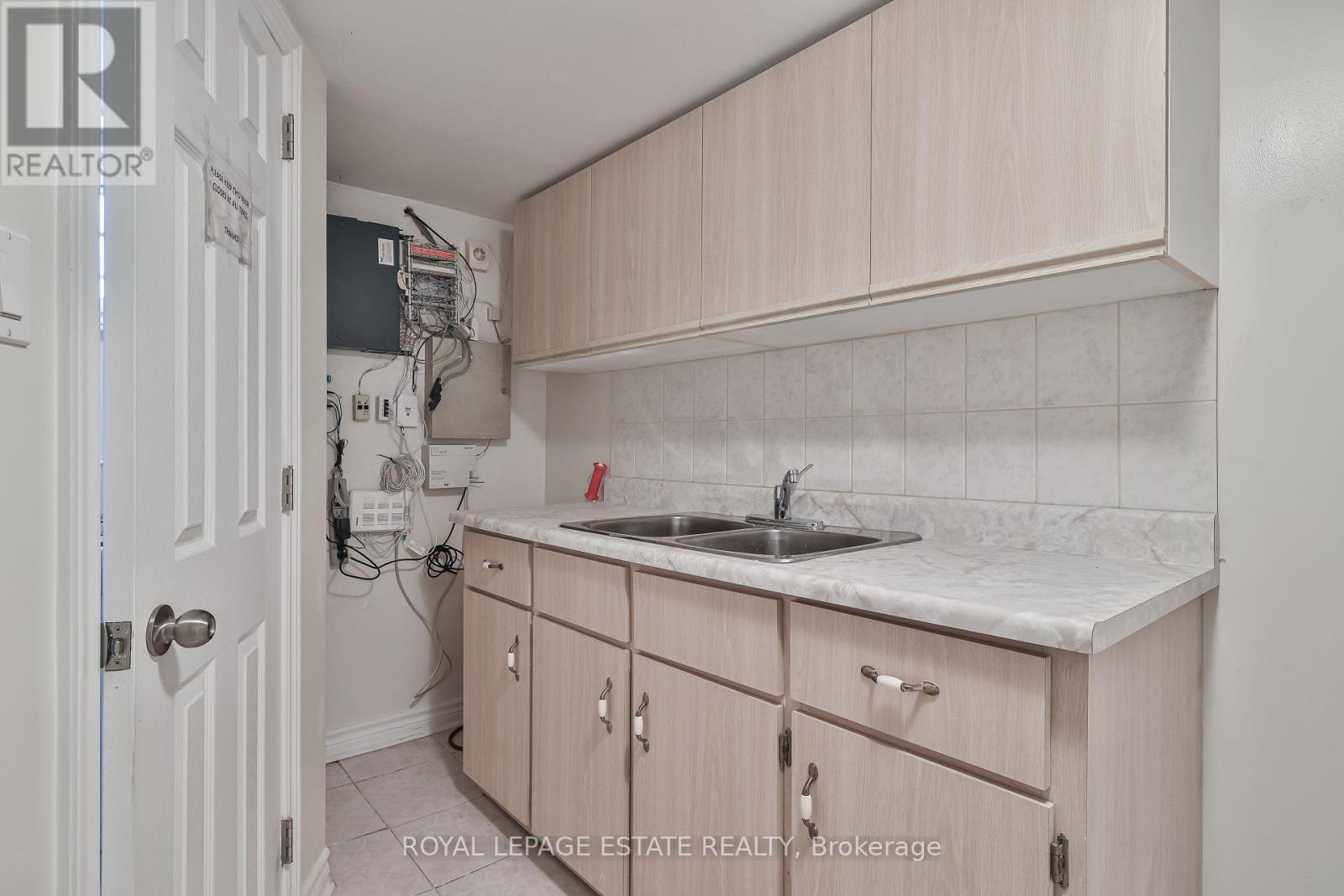 












1279 WESTON ROAD

,
Toronto,




Ontario
M6M4R2

