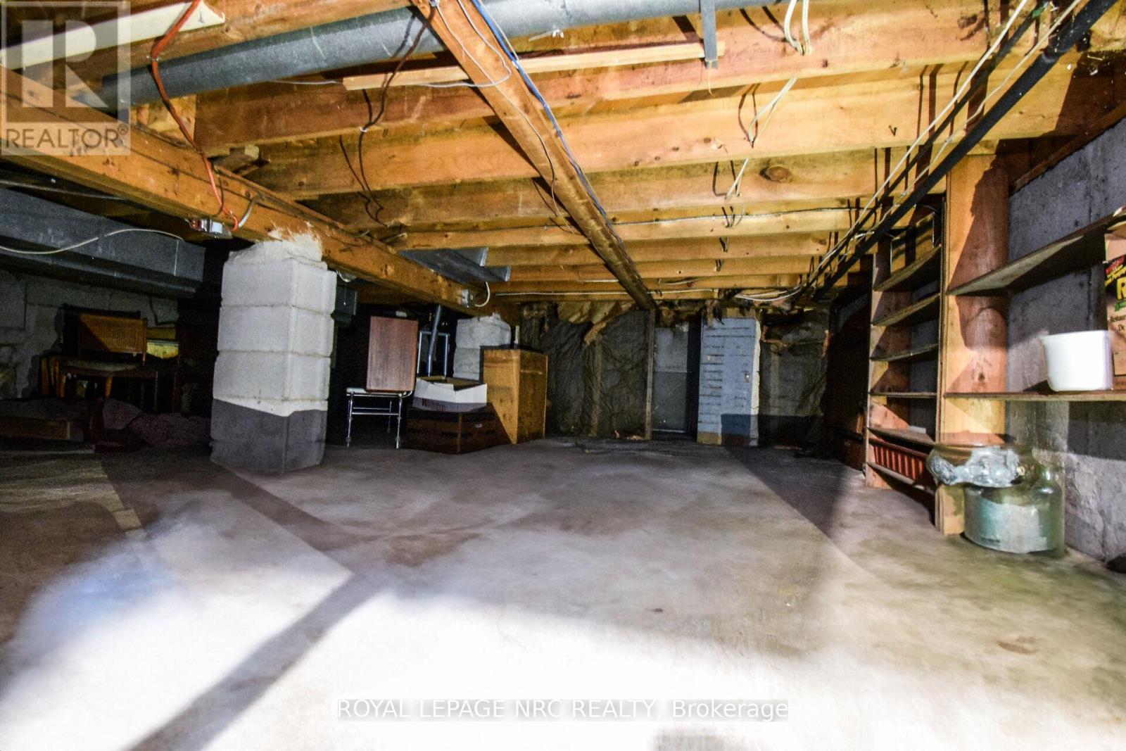 












4 COURT STREET

,
Fort Erie (Central),




Ontario
L2A2G4

