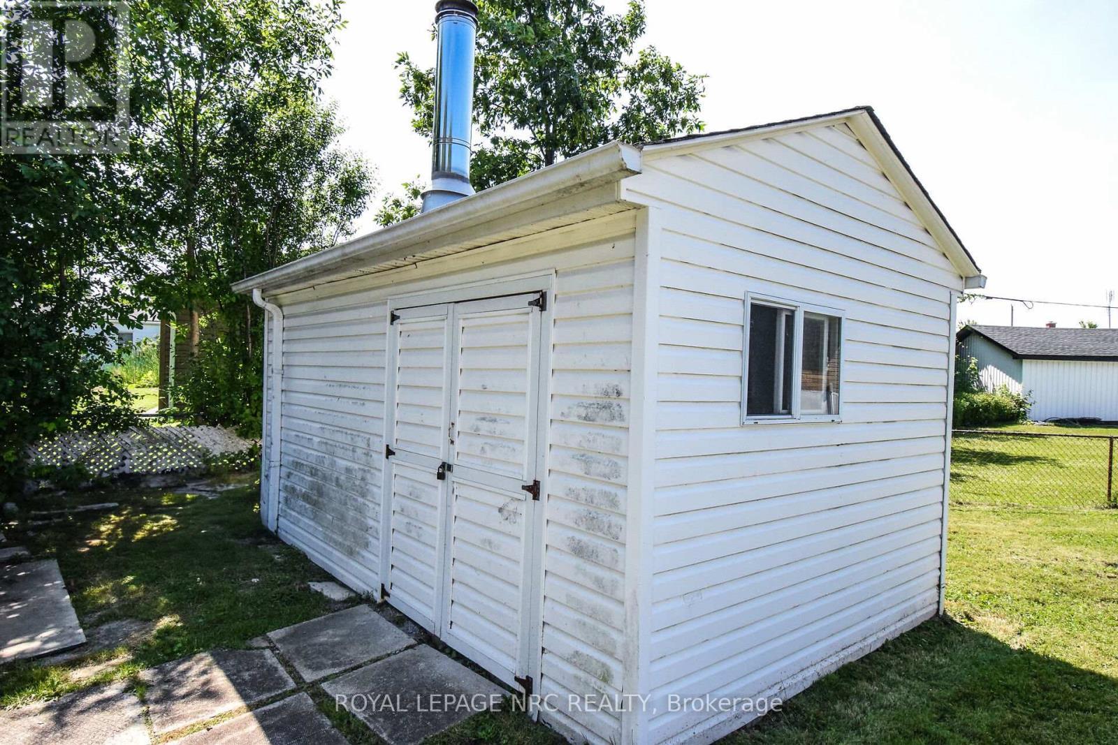 












4 COURT STREET

,
Fort Erie (Central),




Ontario
L2A2G4

