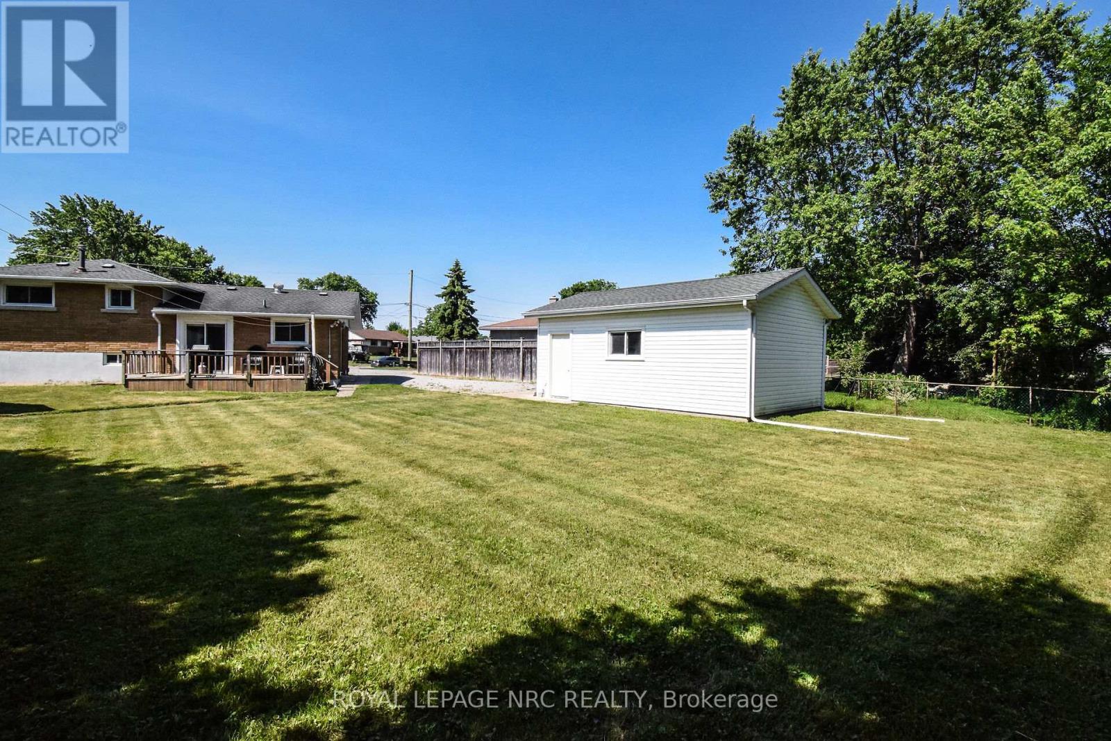 












4 COURT STREET

,
Fort Erie (Central),




Ontario
L2A2G4

