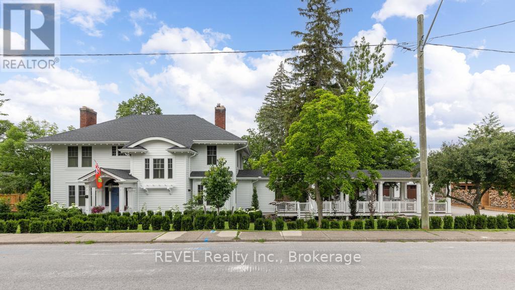 












50 HILLCREST AVENUE

,
St. Catharines (Old Glenridge),




Ontario
L2R4Y1

