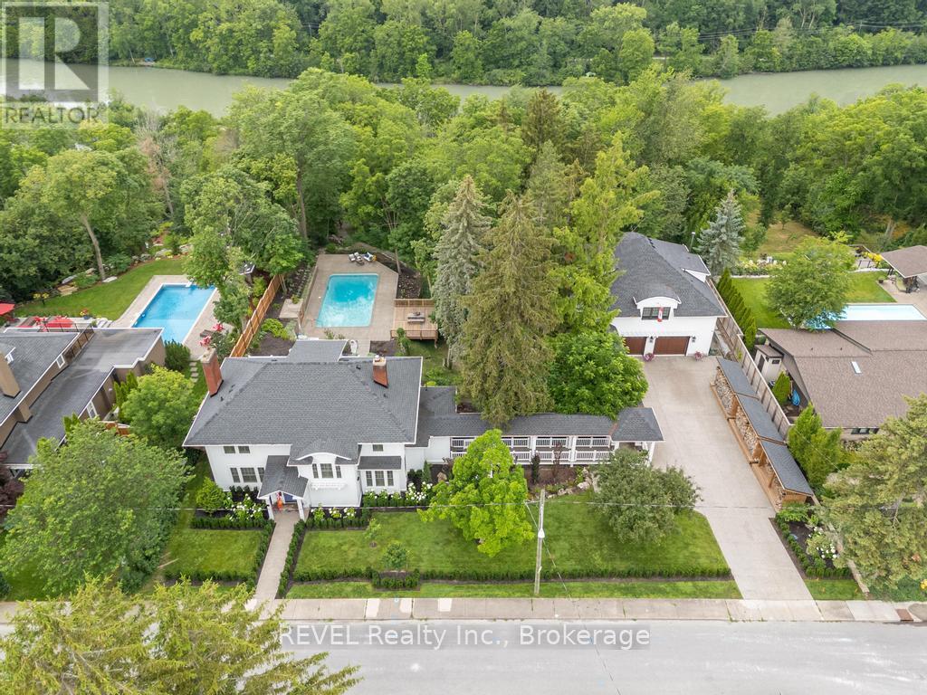 












50 HILLCREST AVENUE

,
St. Catharines (Old Glenridge),




Ontario
L2R4Y1

