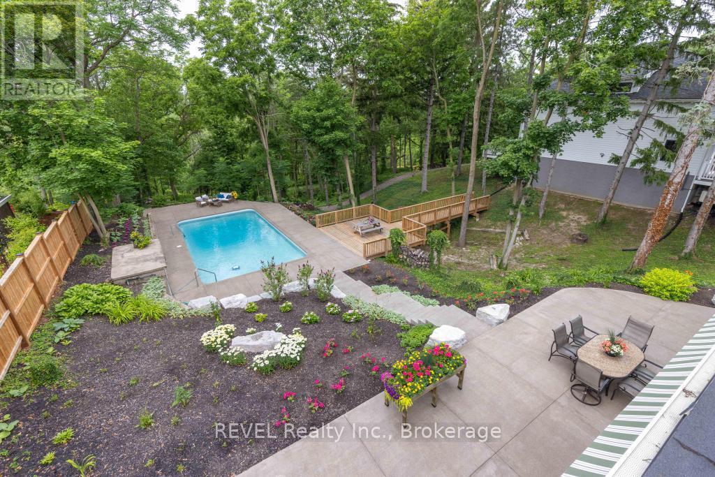 












50 HILLCREST AVENUE

,
St. Catharines (Old Glenridge),




Ontario
L2R4Y1


