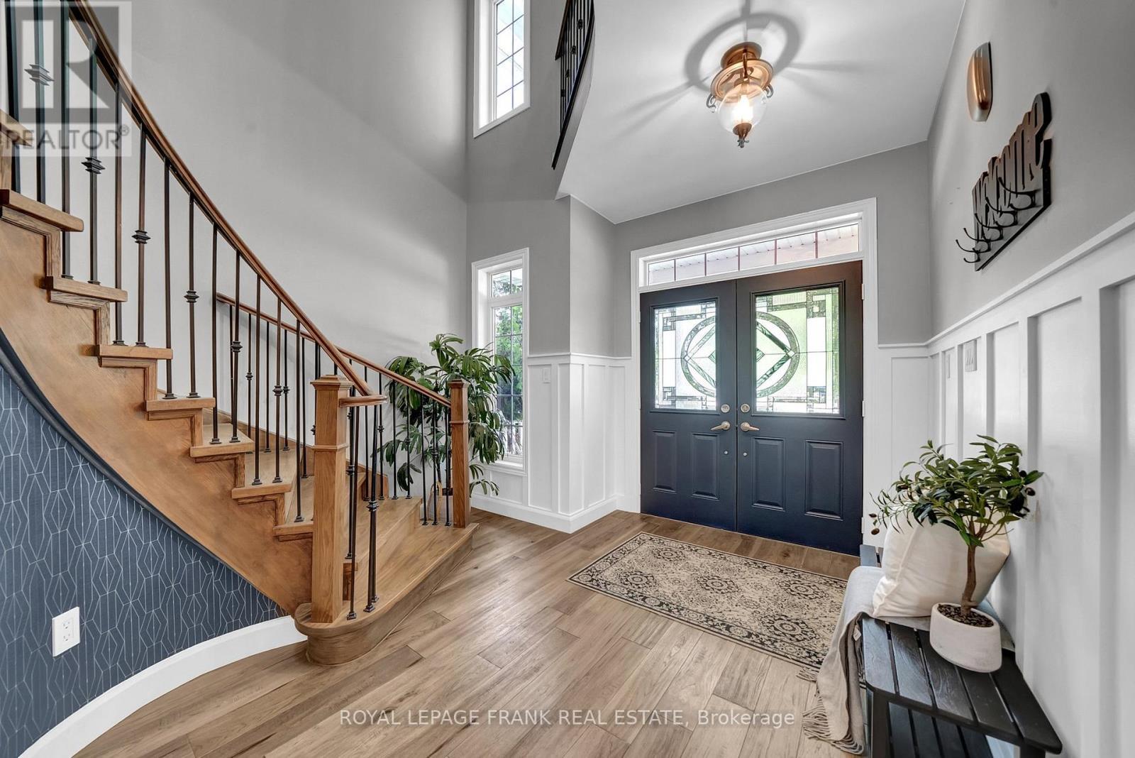












18 LAMPORT COURT

,
Whitby (Brooklin),




Ontario
L1M0B1

