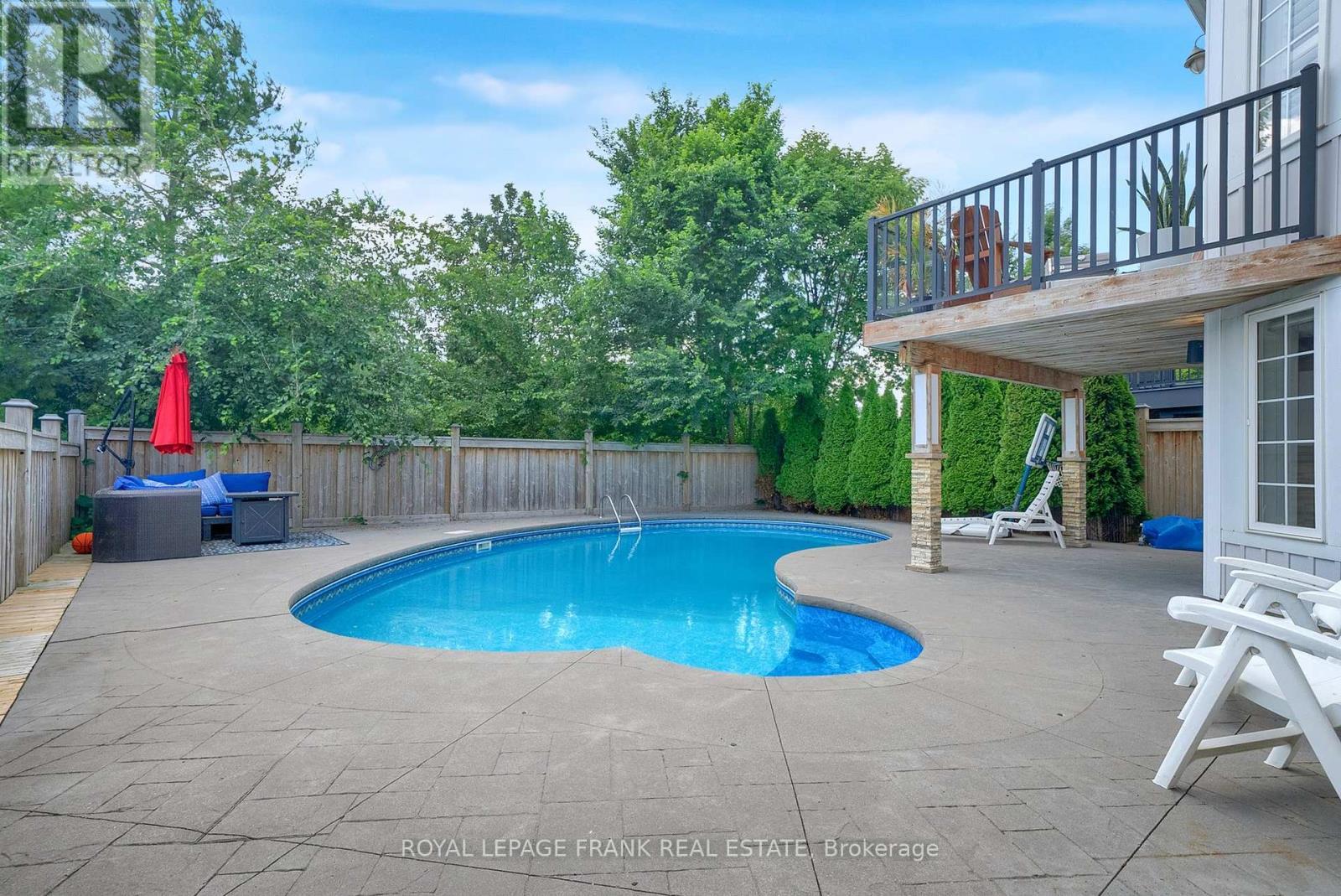 












18 LAMPORT COURT

,
Whitby (Brooklin),




Ontario
L1M0B1

