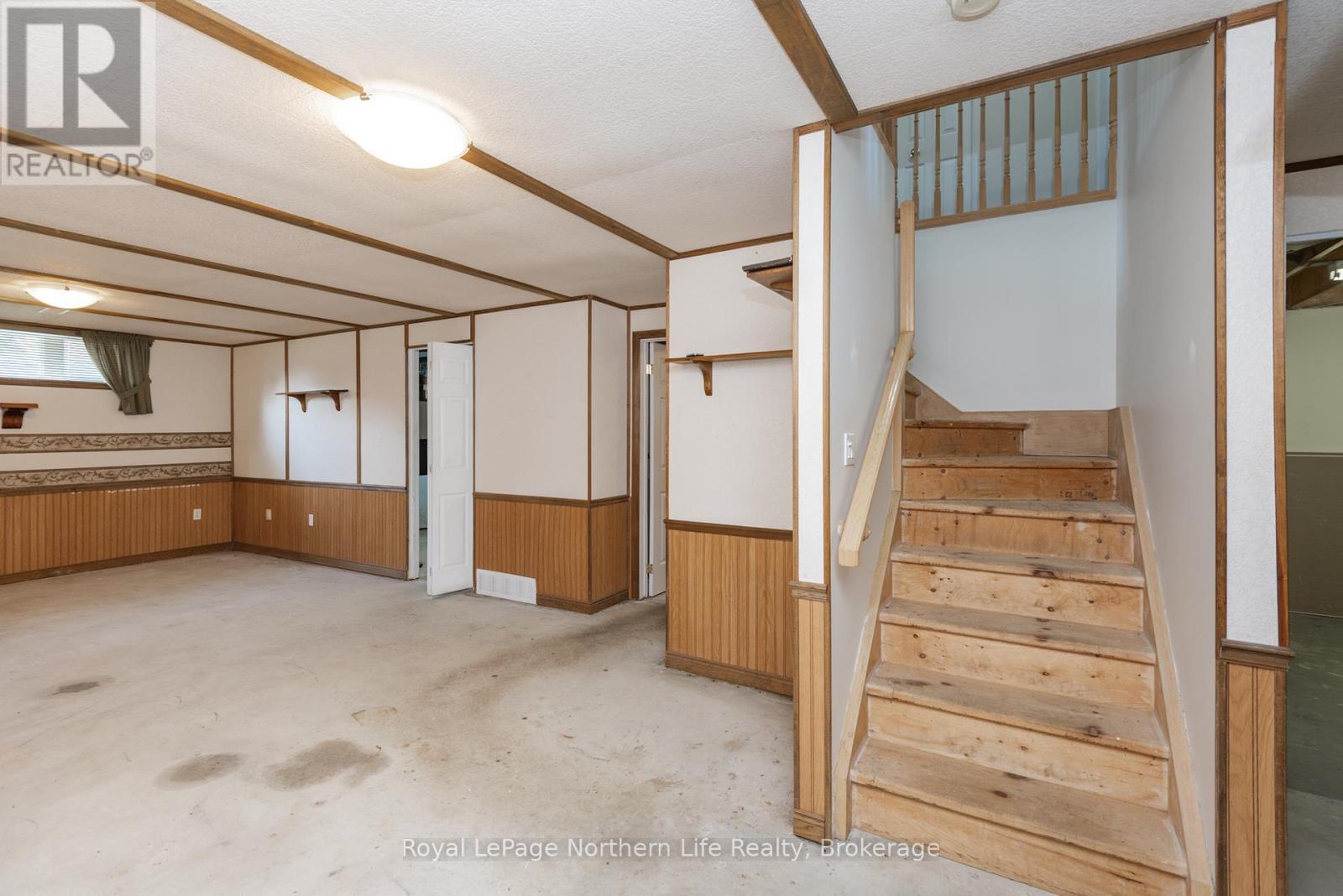 












28 MARIAH STREET

,
North Bay (Ferris),




Ontario
P1A4L9

