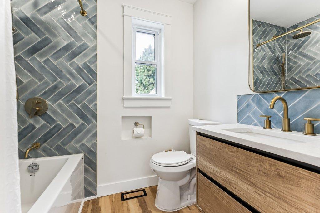









3


Ch. du Vallon

,
Chelsea,




QC
J9B1P5

