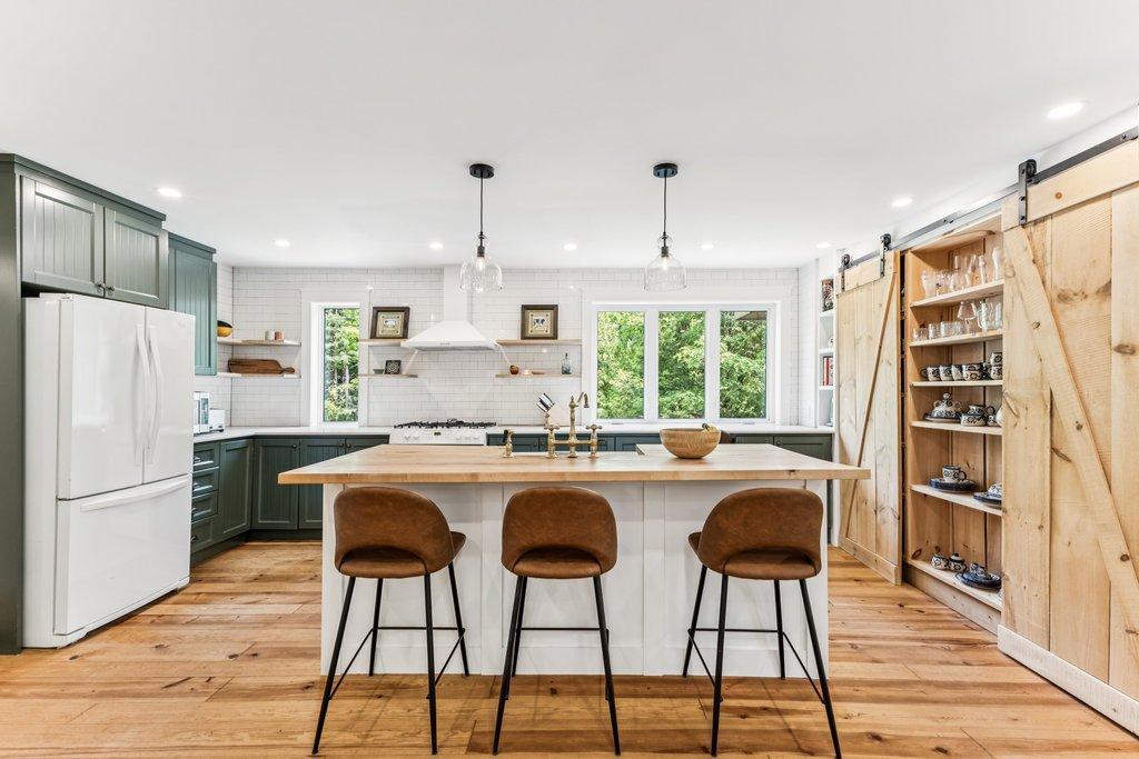 









3


Ch. du Vallon

,
Chelsea,




QC
J9B1P5

