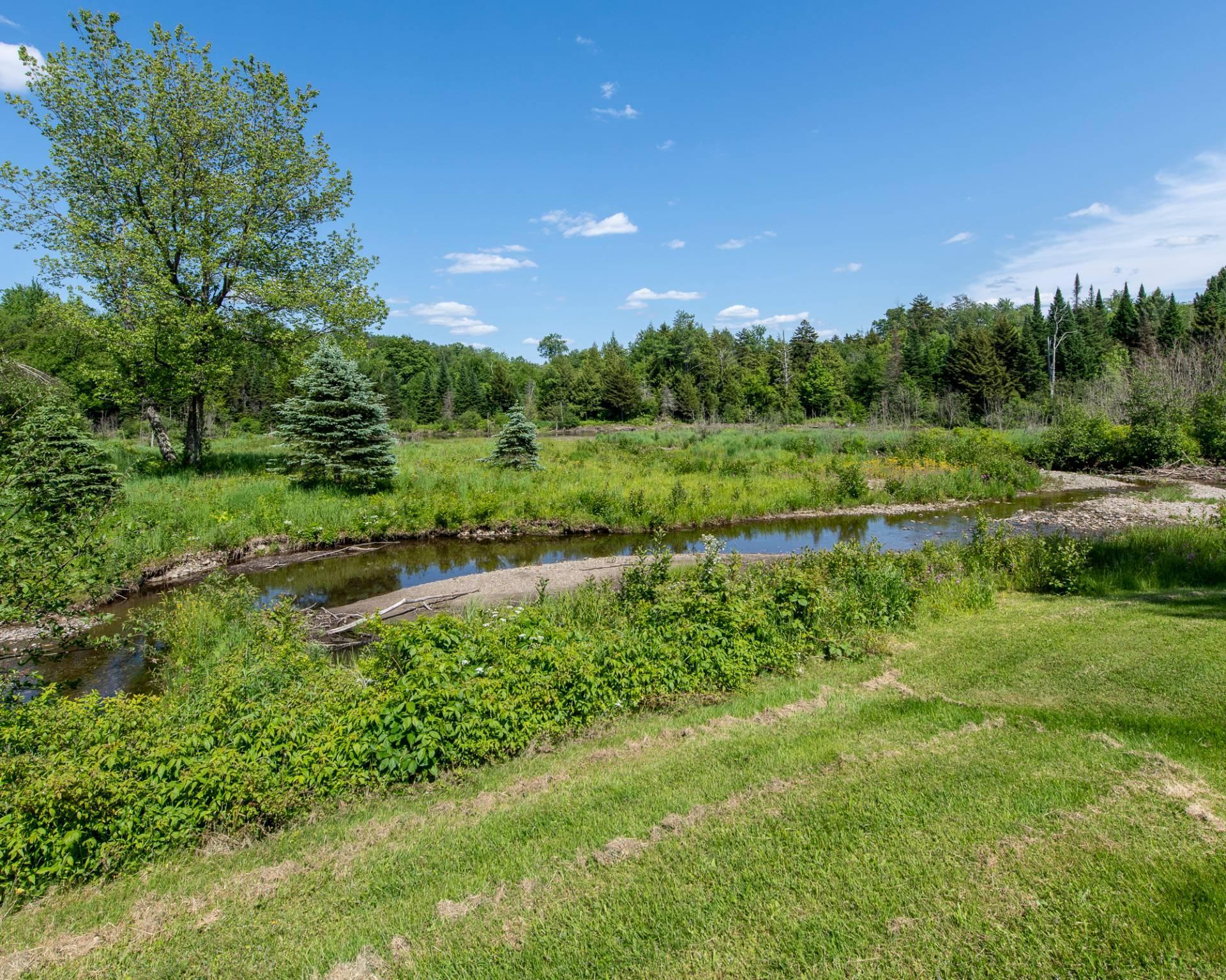 









5


Ch. Ledoux

,
Saint-Étienne-de-Bolton,




QC
J0E2E0

