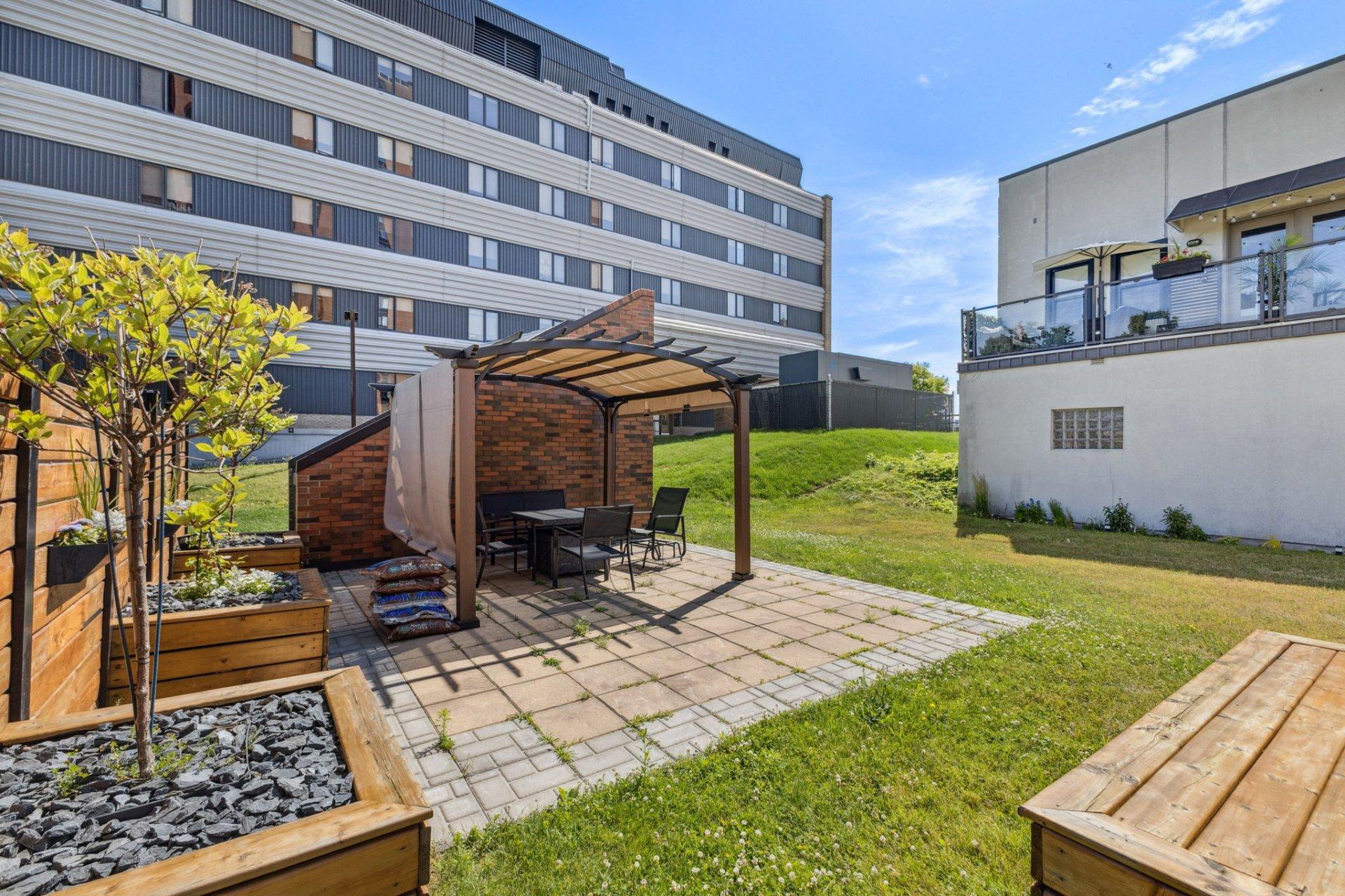 









285


Rue Laurier

,
Gatineau (Hull),




QC
J9A1M5

