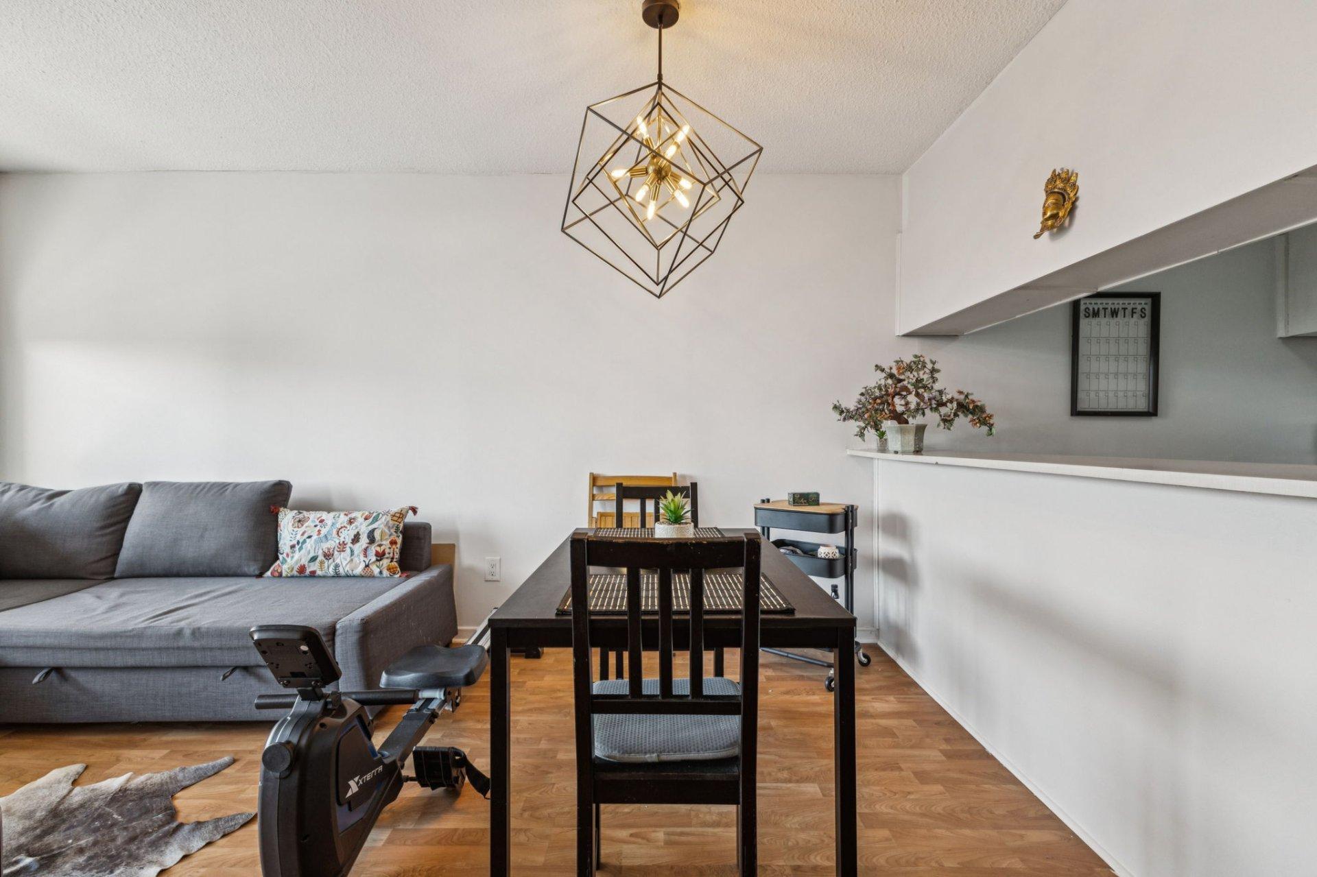 









285


Rue Laurier

,
Gatineau (Hull),




QC
J9A1M5

