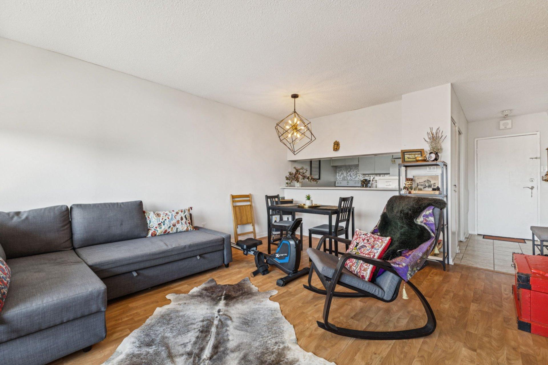 









285


Rue Laurier

,
Gatineau (Hull),




QC
J9A1M5

