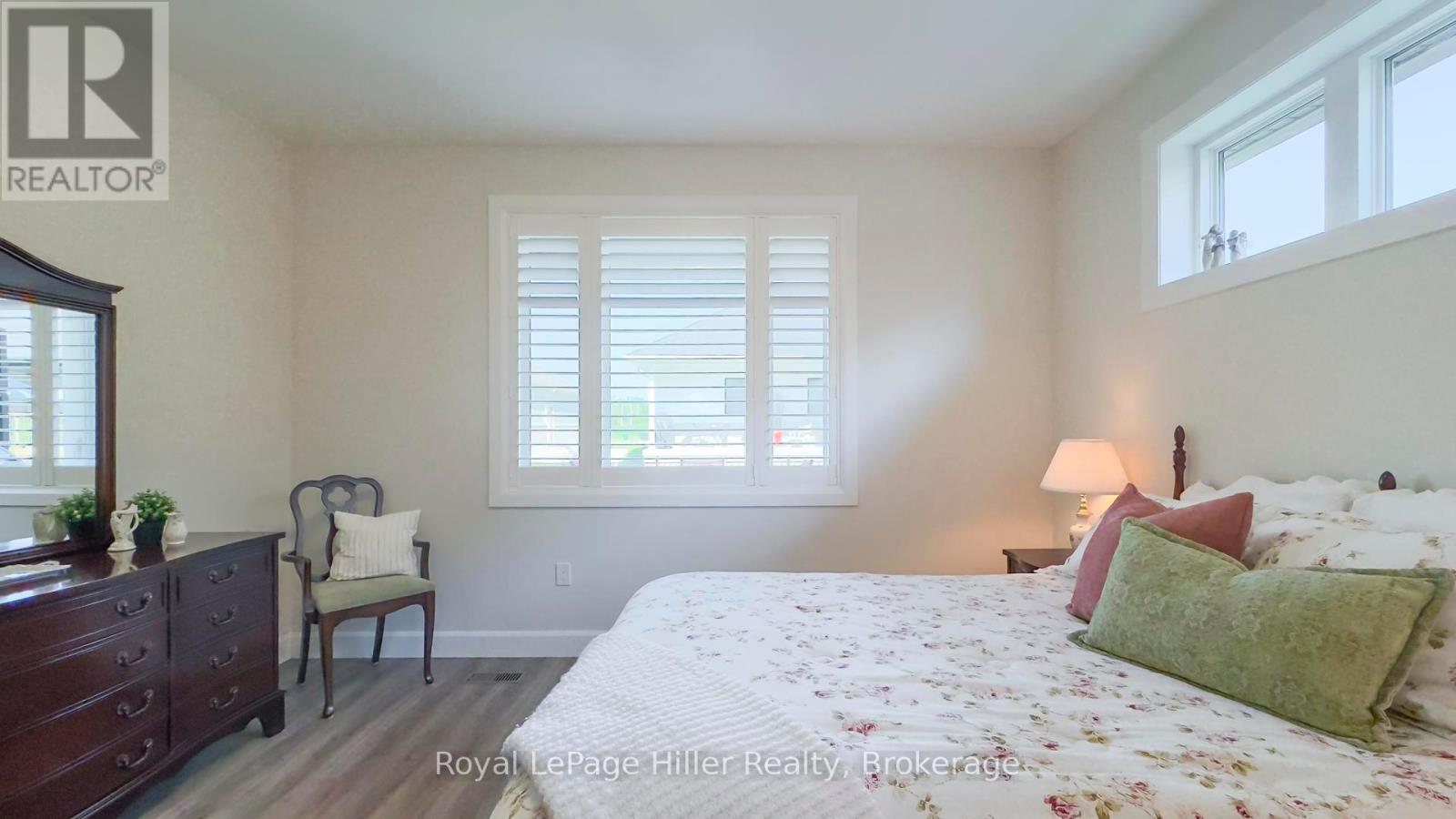 












3 - 24 UPPER THAMES LANE

,
West Perth (Mitchell),




Ontario
N0K1N0

