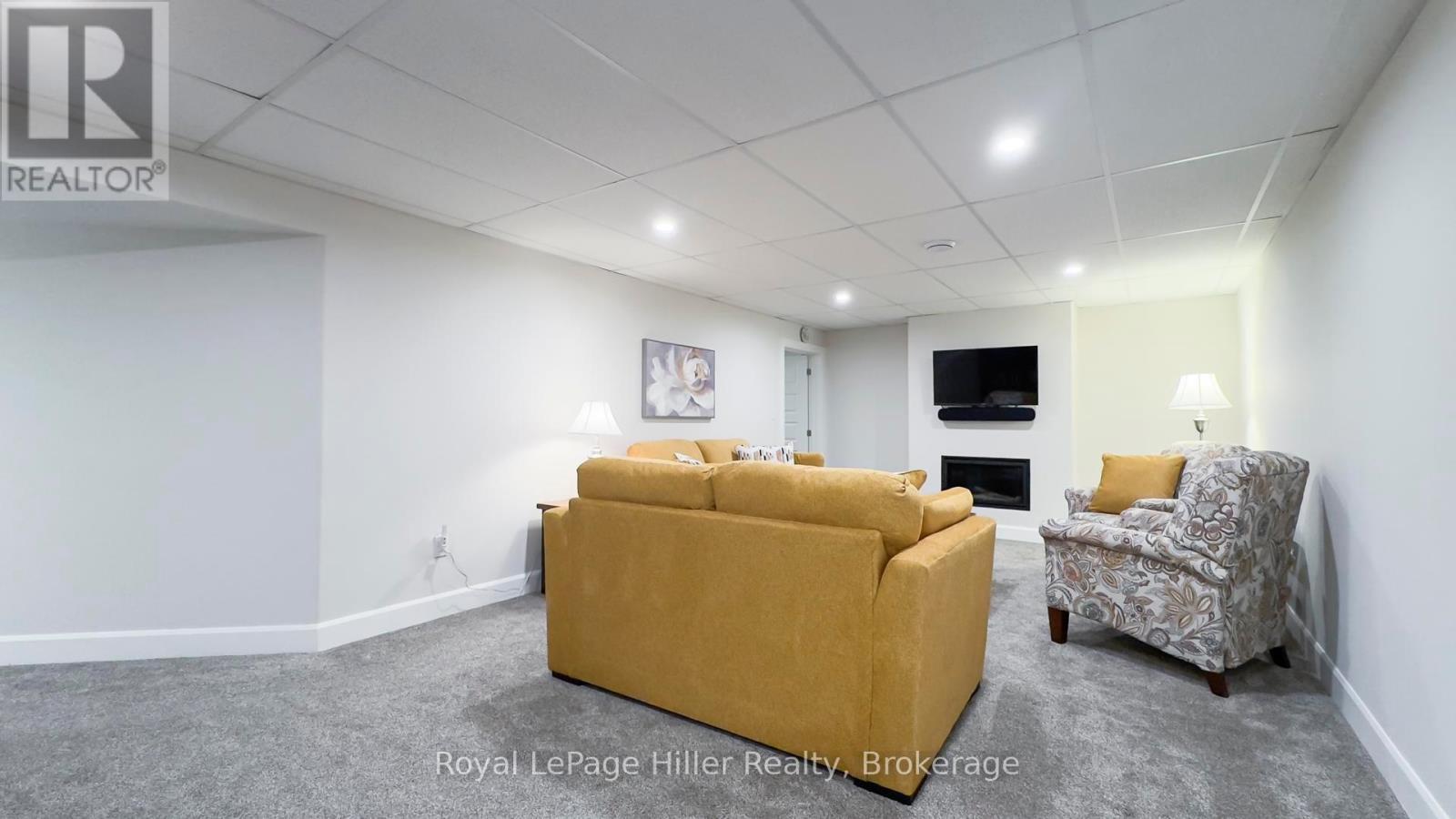 












3 - 24 UPPER THAMES LANE

,
West Perth (Mitchell),




Ontario
N0K1N0

