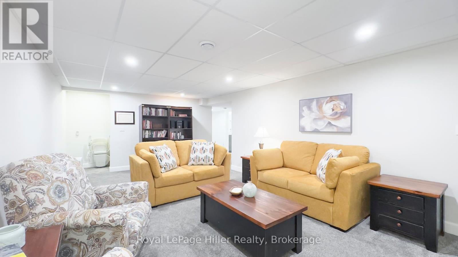 












3 - 24 UPPER THAMES LANE

,
West Perth (Mitchell),




Ontario
N0K1N0

