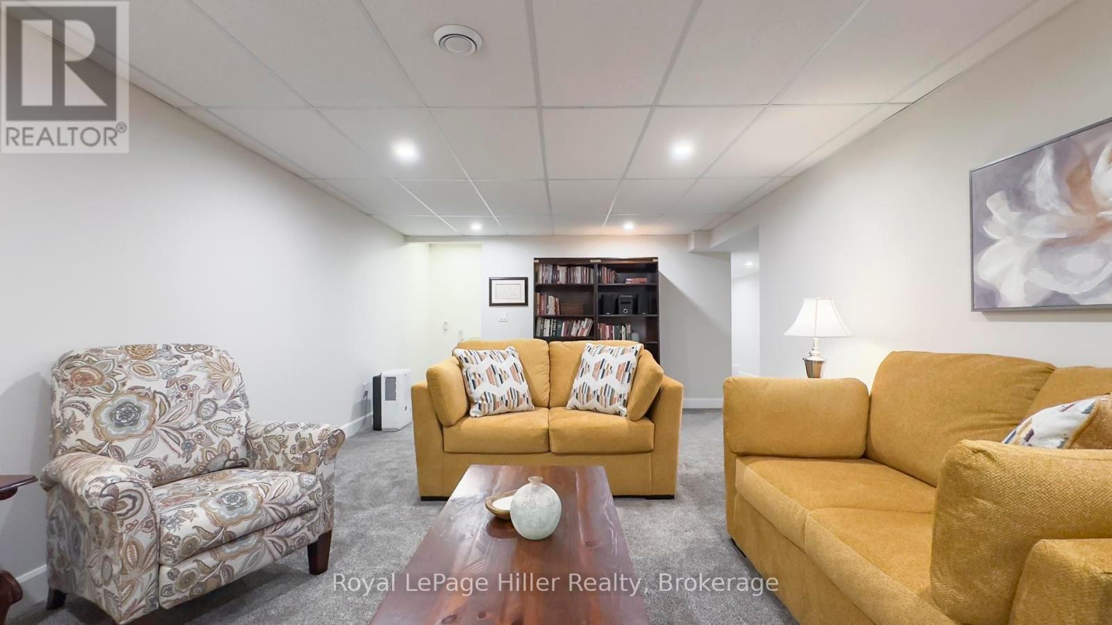 












3 - 24 UPPER THAMES LANE

,
West Perth (Mitchell),




Ontario
N0K1N0

