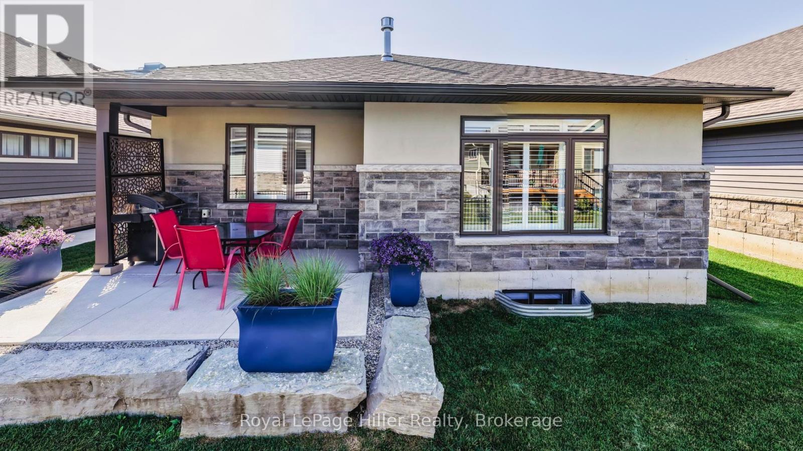 












3 - 24 UPPER THAMES LANE

,
West Perth (Mitchell),




Ontario
N0K1N0

