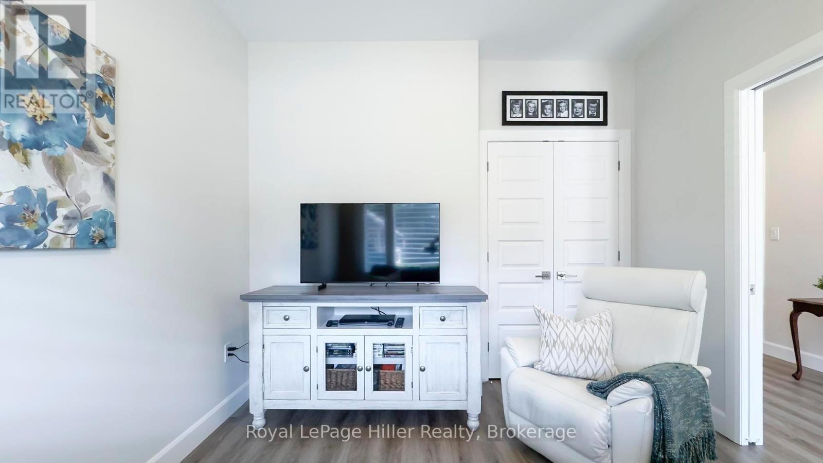 












3 - 24 UPPER THAMES LANE

,
West Perth (Mitchell),




Ontario
N0K1N0

