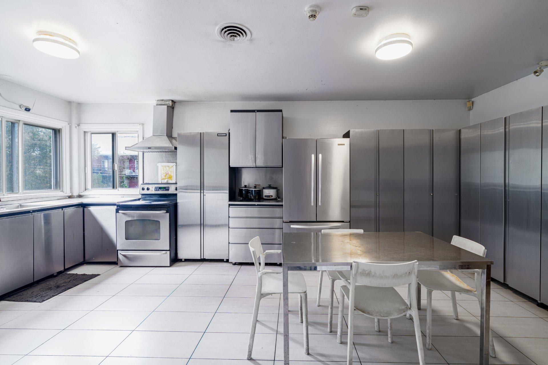 









6900


15e Avenue

,
Montréal (Rosemont/La Petite-Patrie),




QC
H1X2V9


