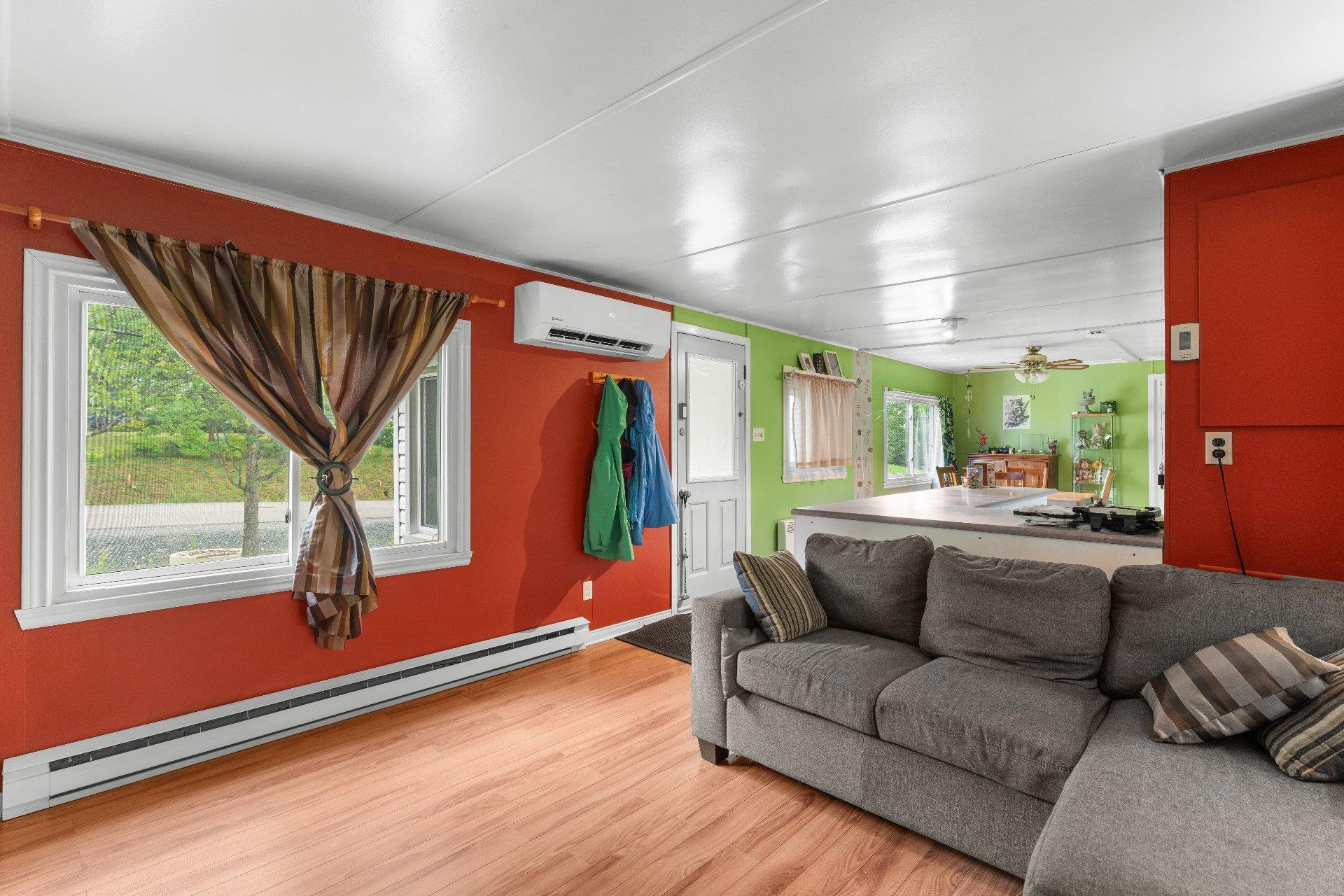 









5112


Rue Dorval

,
Ascot Corner,




QC
J0B1A0

