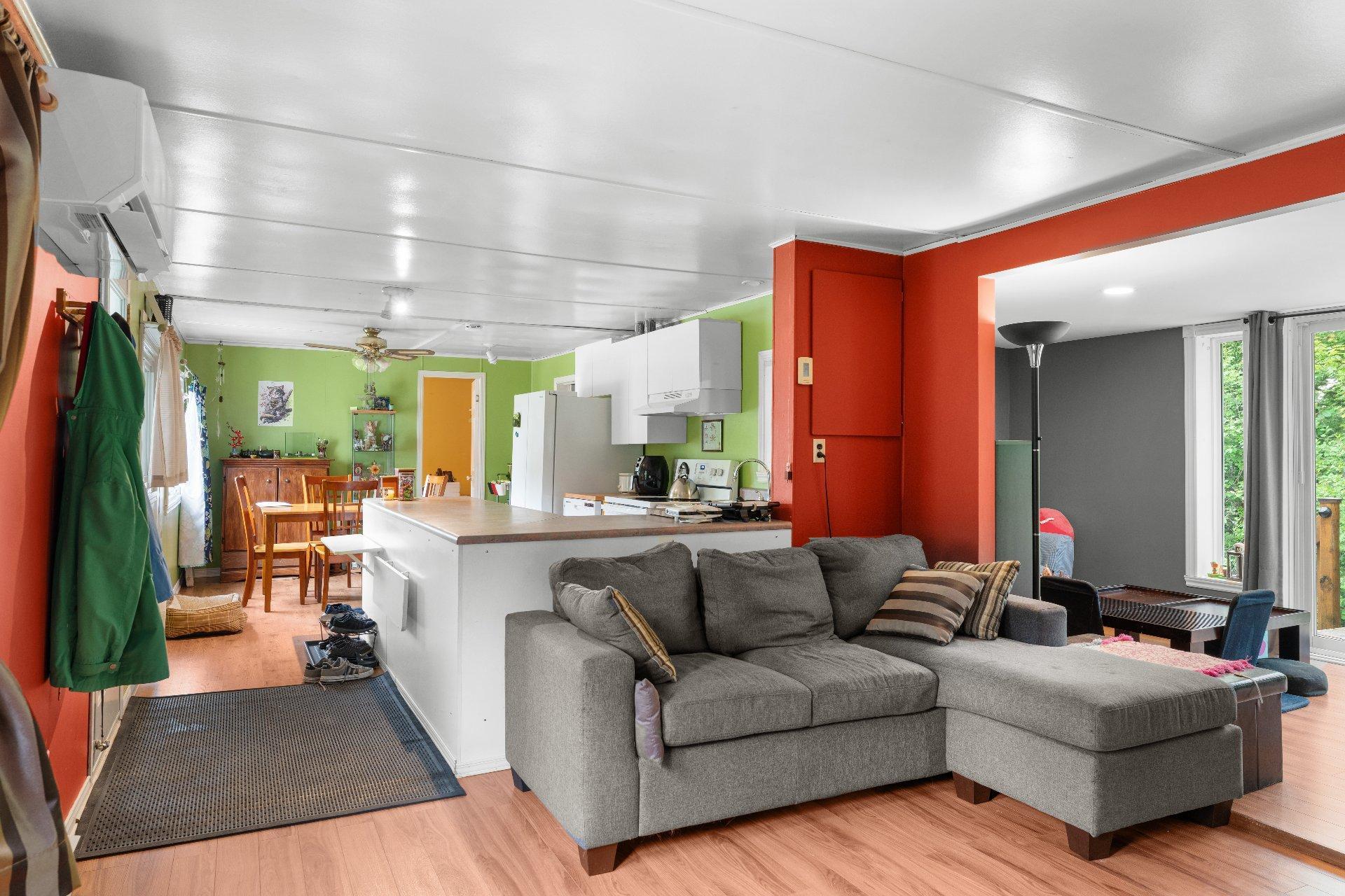 









5112


Rue Dorval

,
Ascot Corner,




QC
J0B1A0

