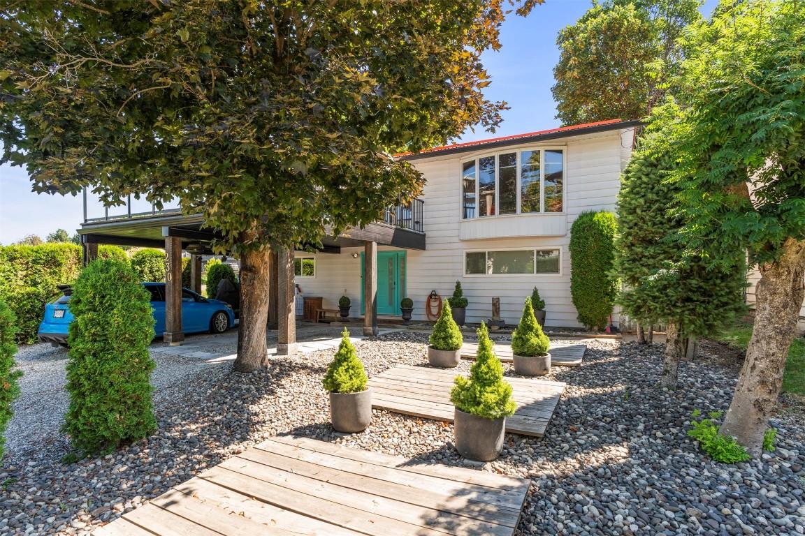 









230


6

Street,
Salmon Arm,




BC
V1E 4E8

